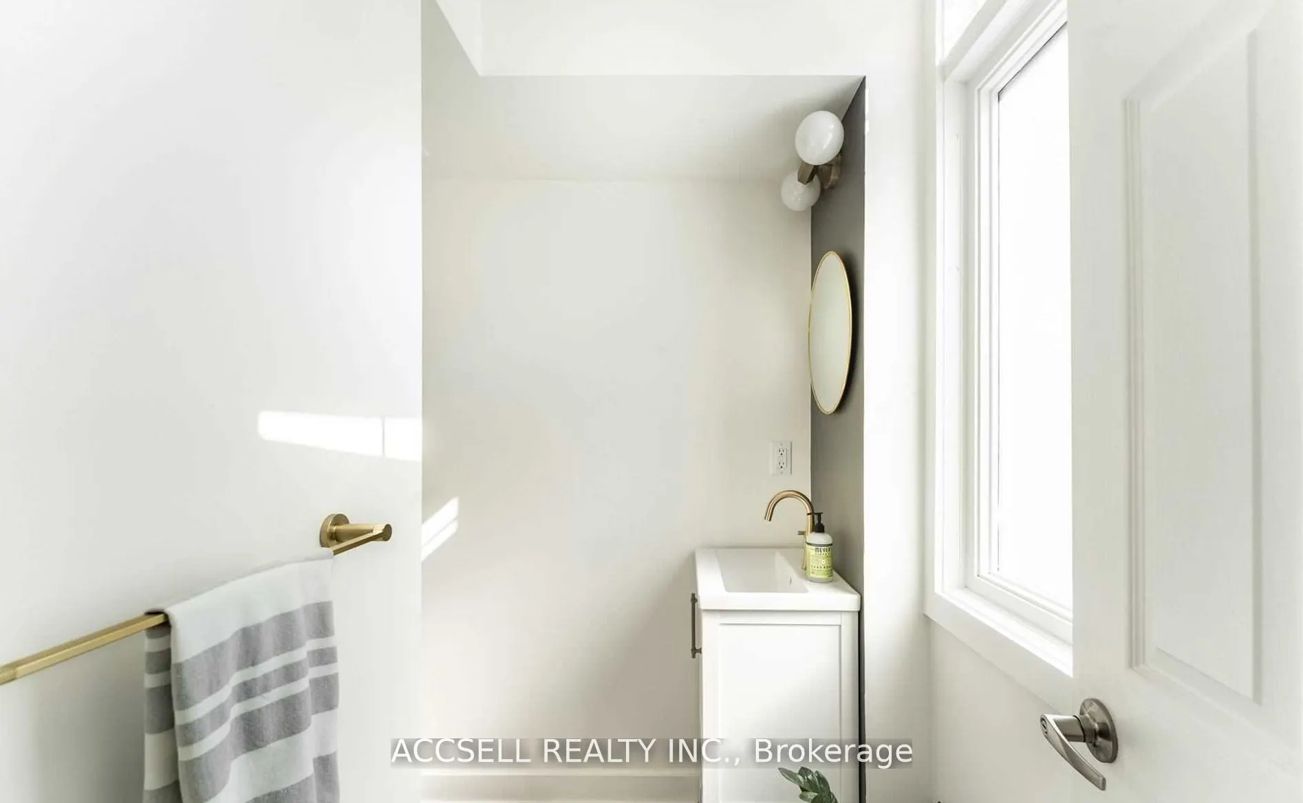 3400 Lake Shore Boulevard W #229