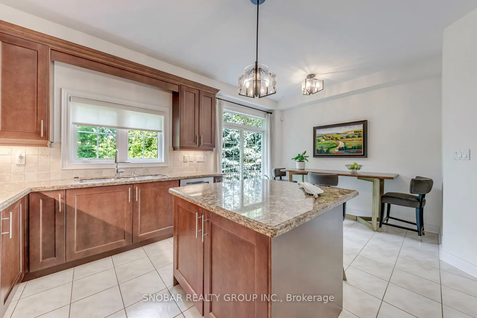 208 La Rose Avenue #9