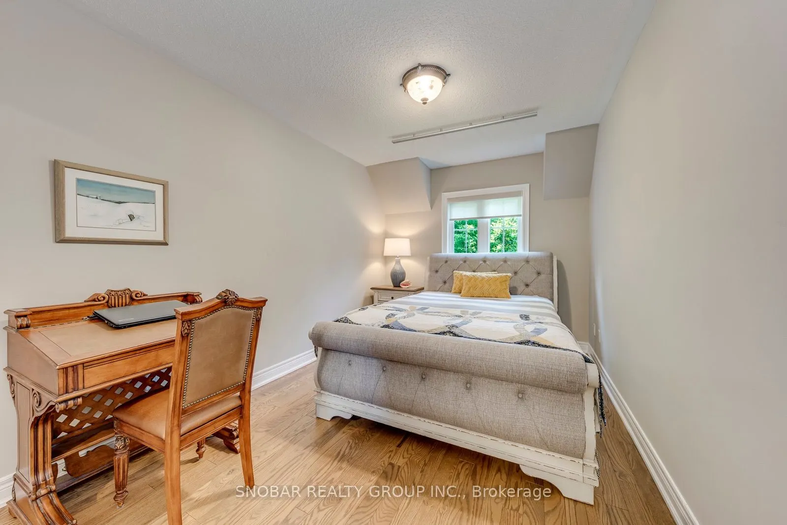 208 La Rose Avenue #9