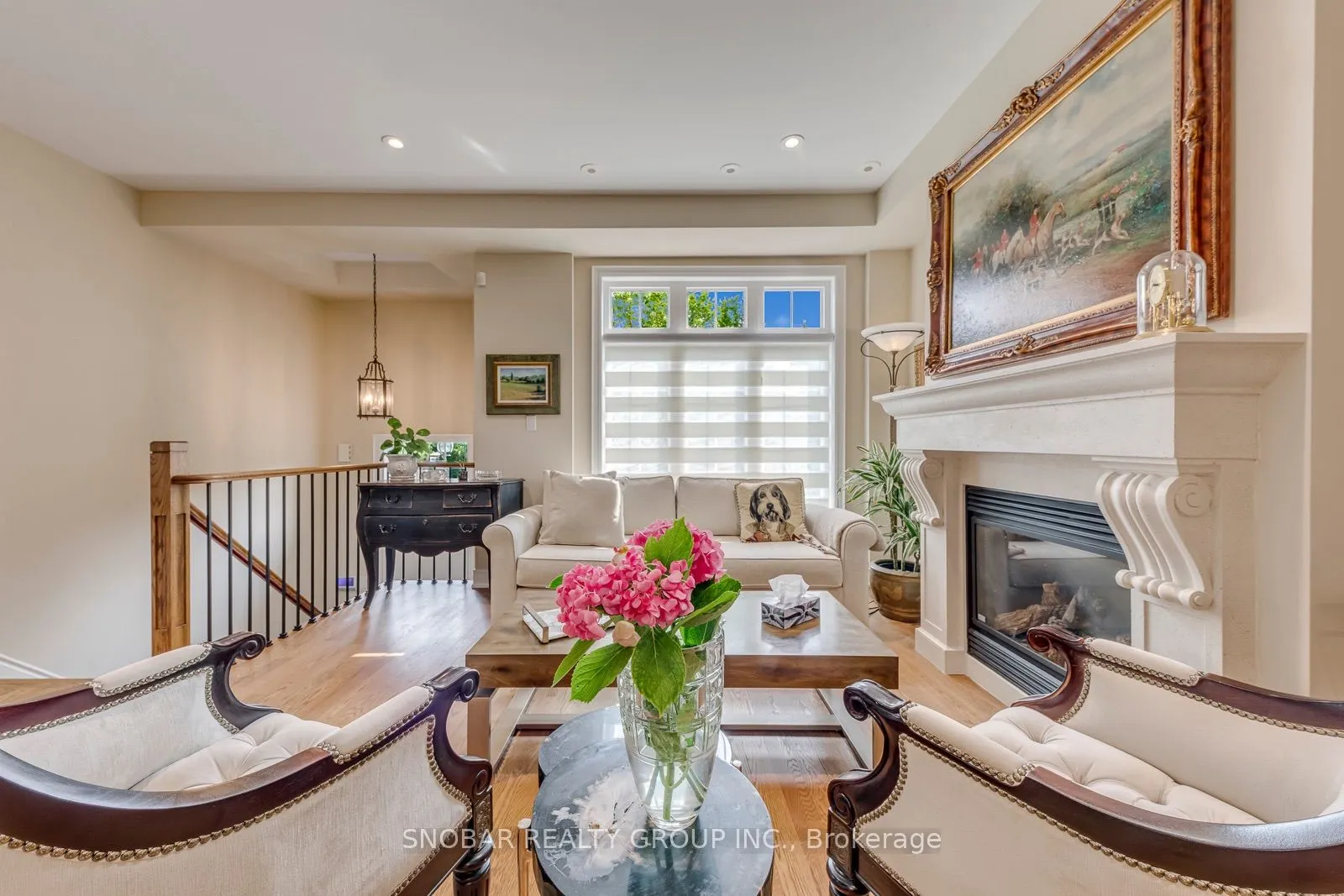 208 La Rose Avenue #9