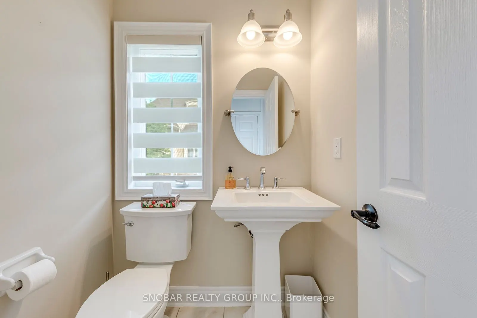 208 La Rose Avenue #9