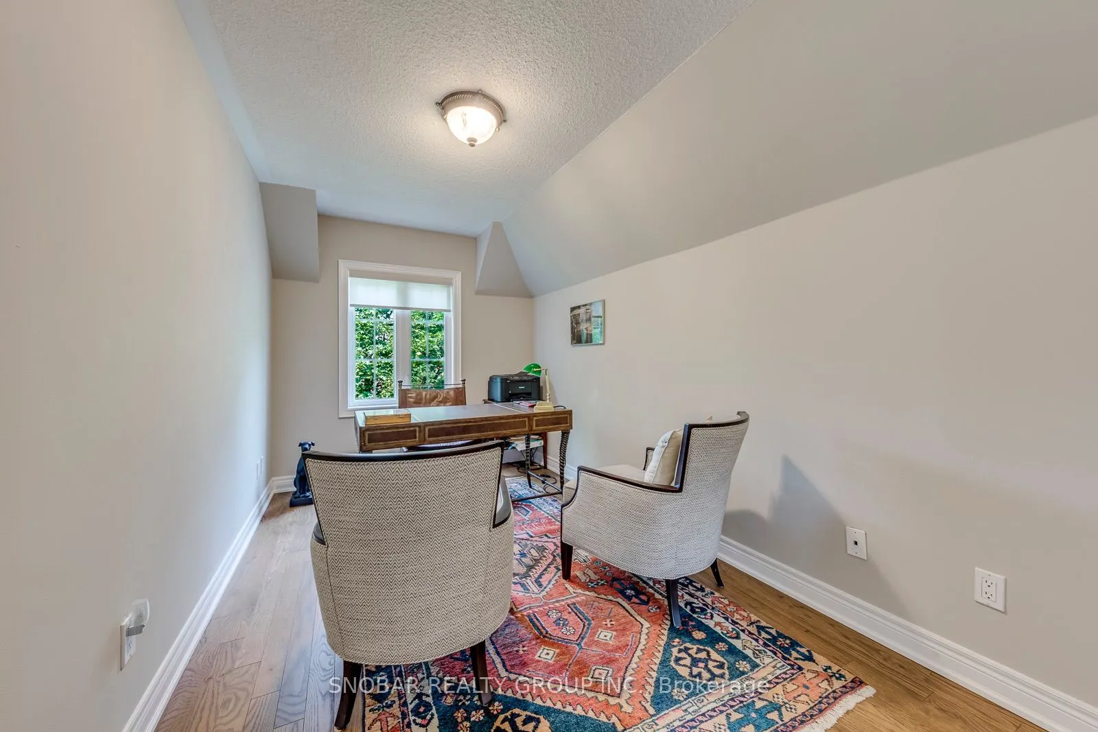 208 La Rose Avenue #9