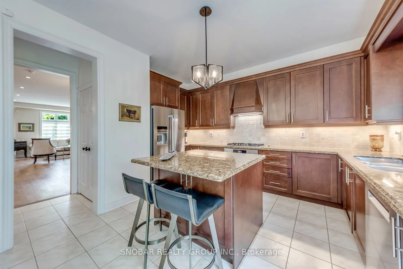 208 La Rose Avenue #9
