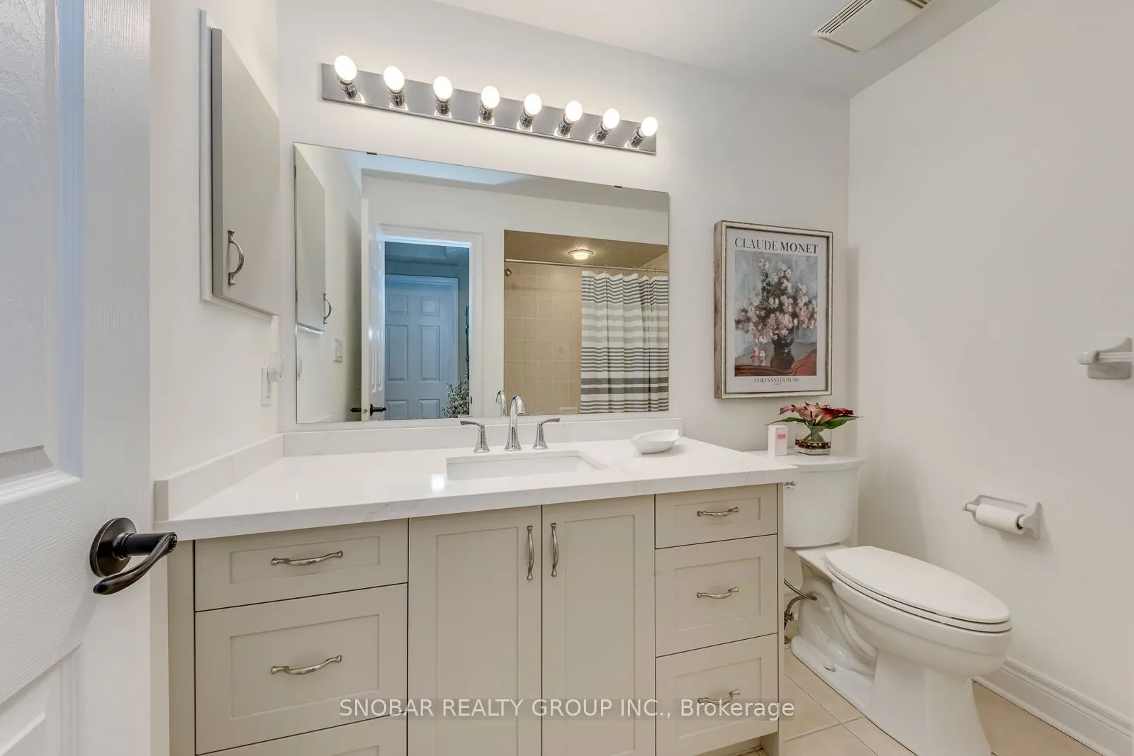 208 La Rose Avenue #9