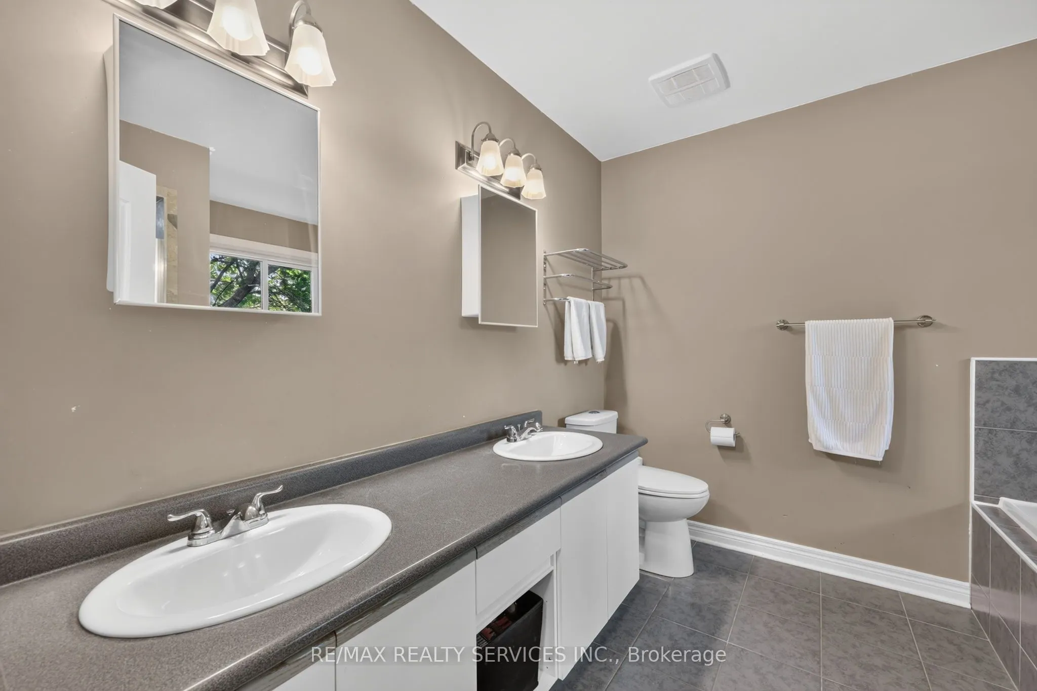 1 Plummer Road