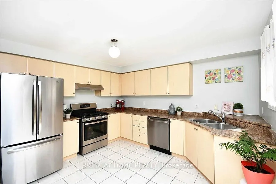 33 SCHOONER Drive #UPPER