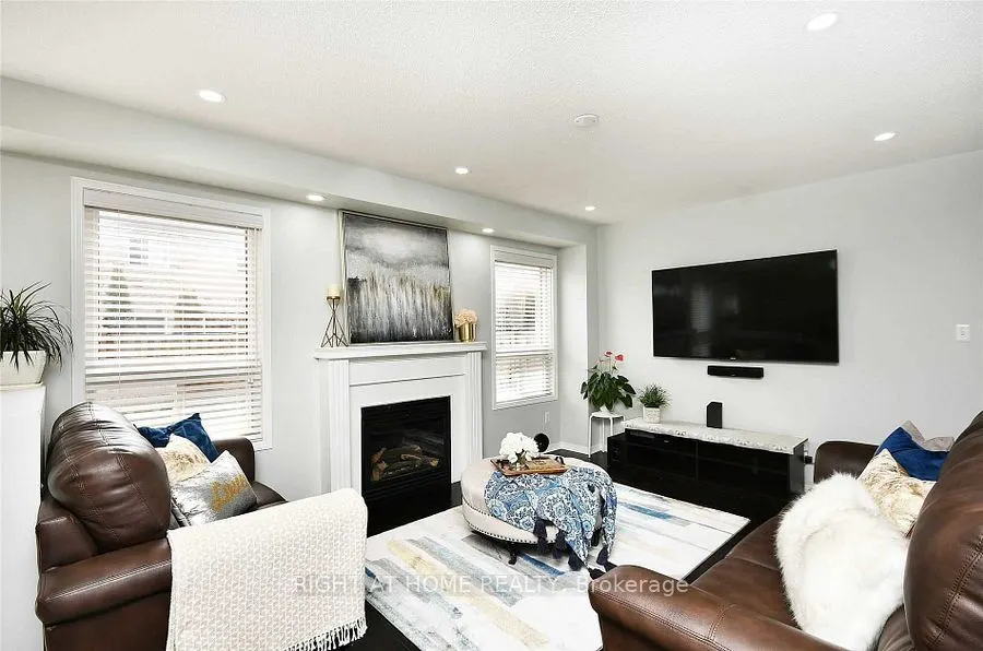33 SCHOONER Drive #UPPER