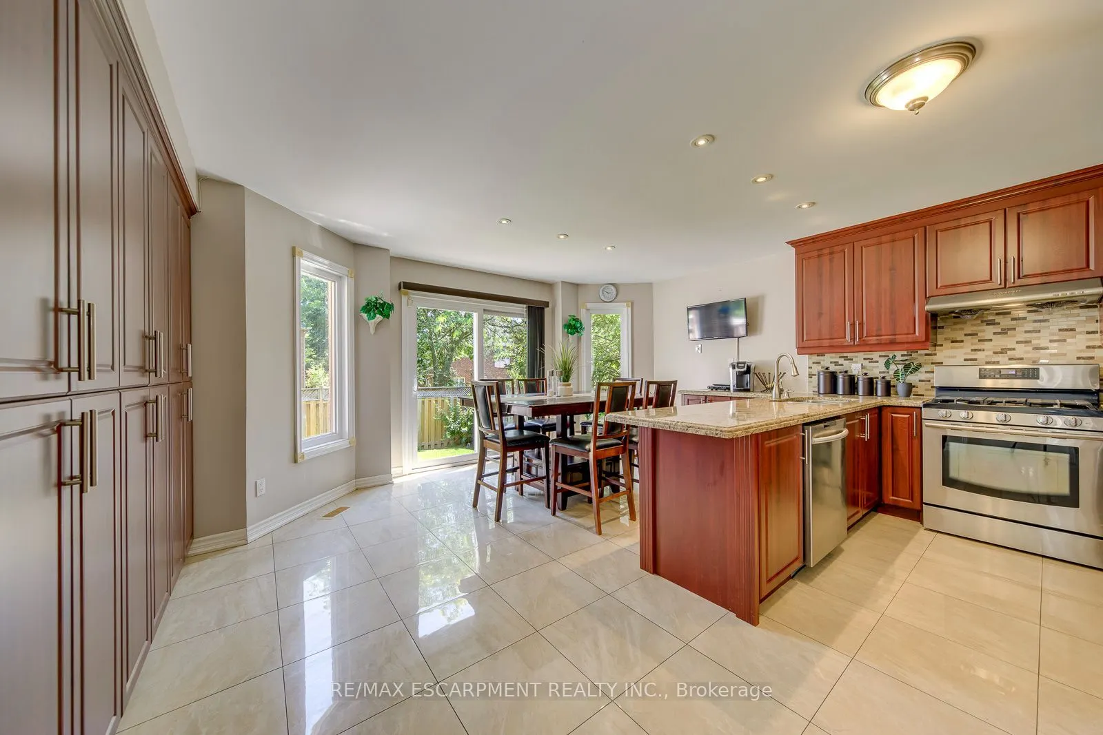 2442 Wynten Way