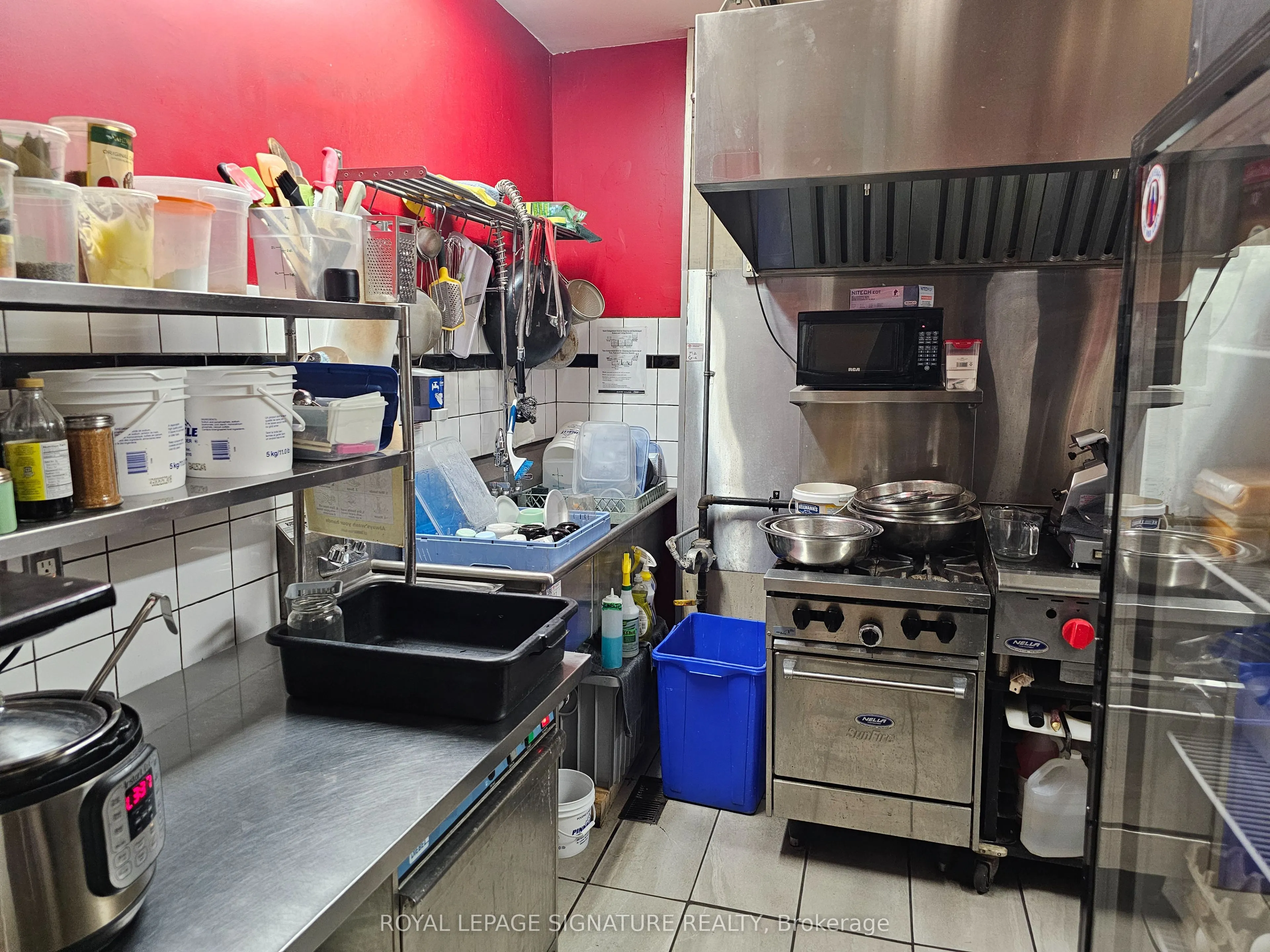 2413 Dundas Street W