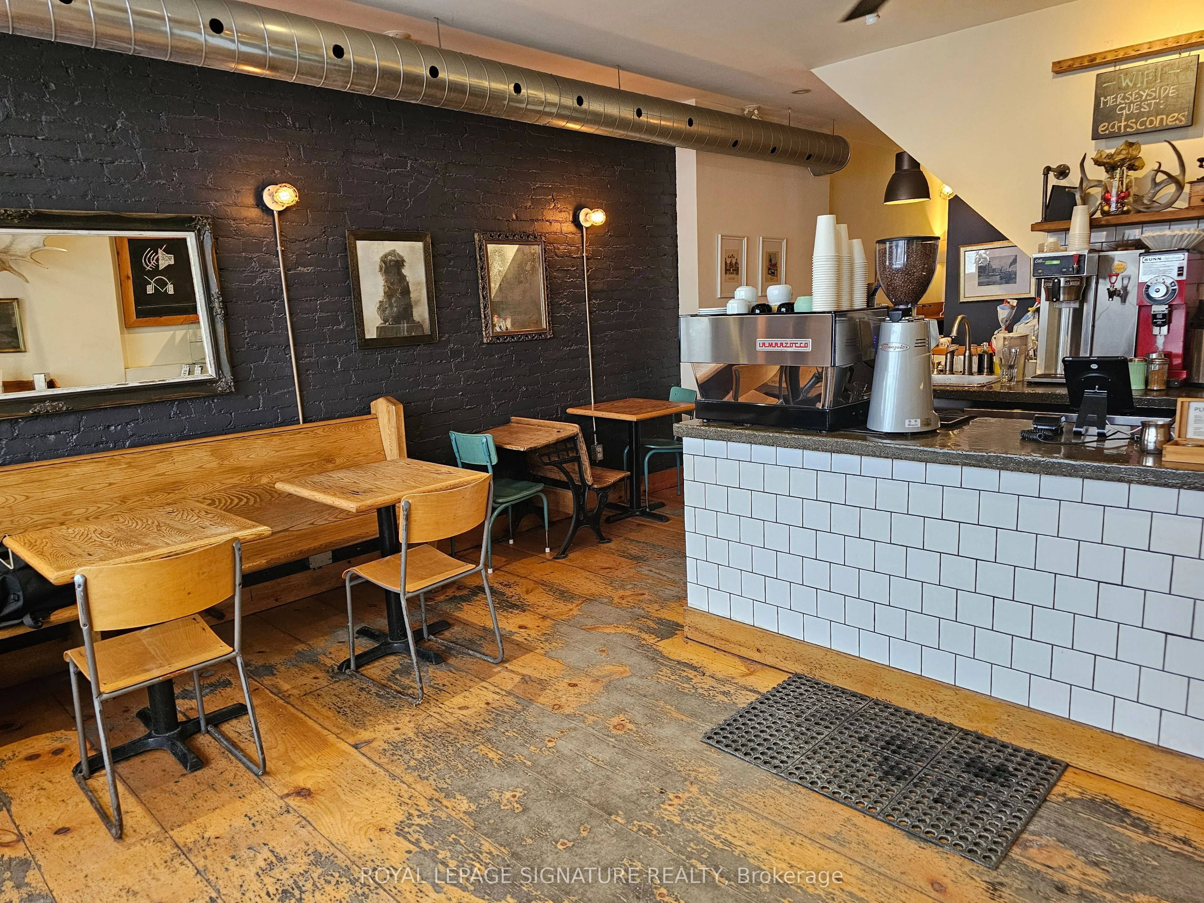 2413 Dundas Street W