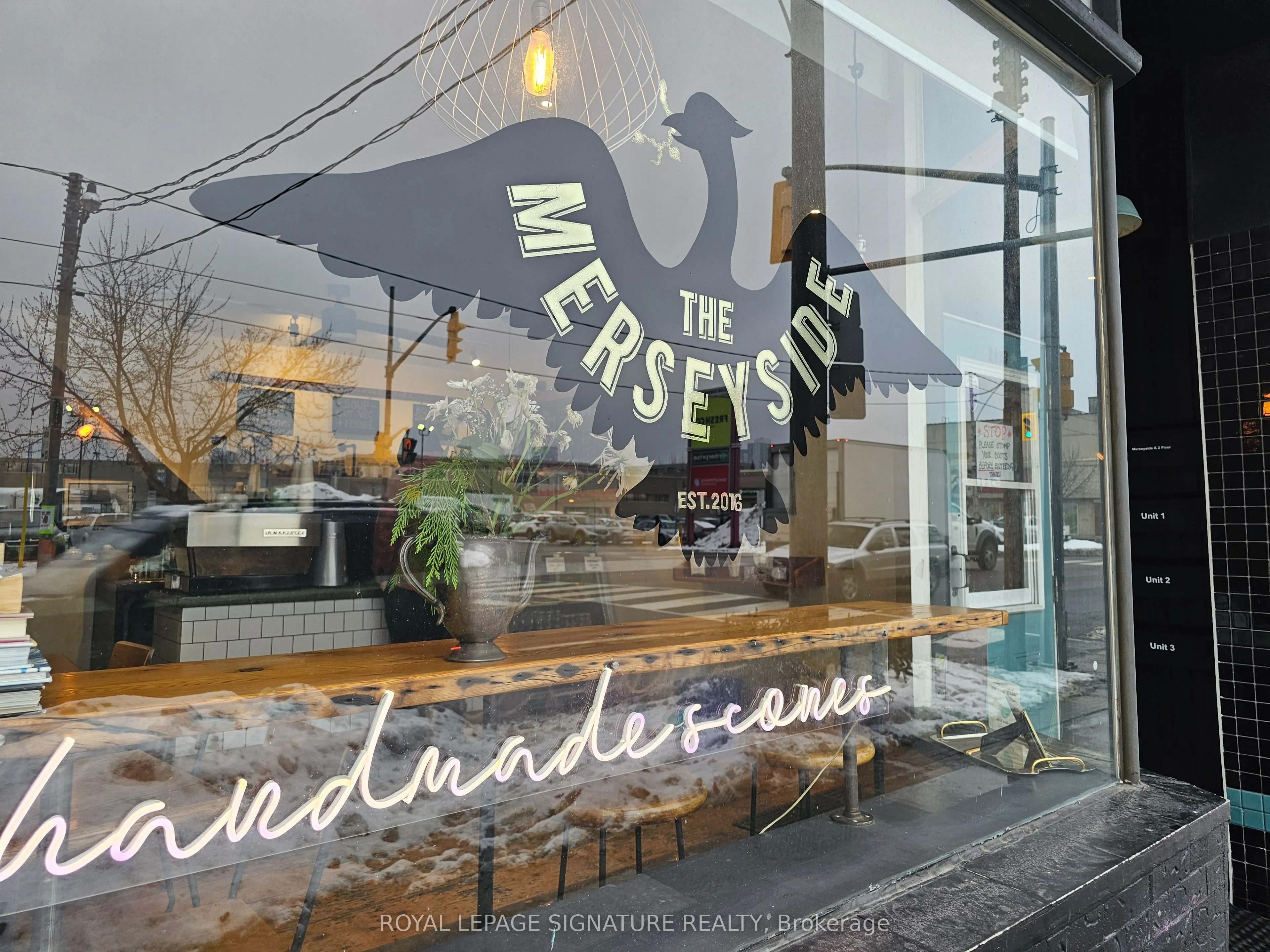 2413 Dundas Street W