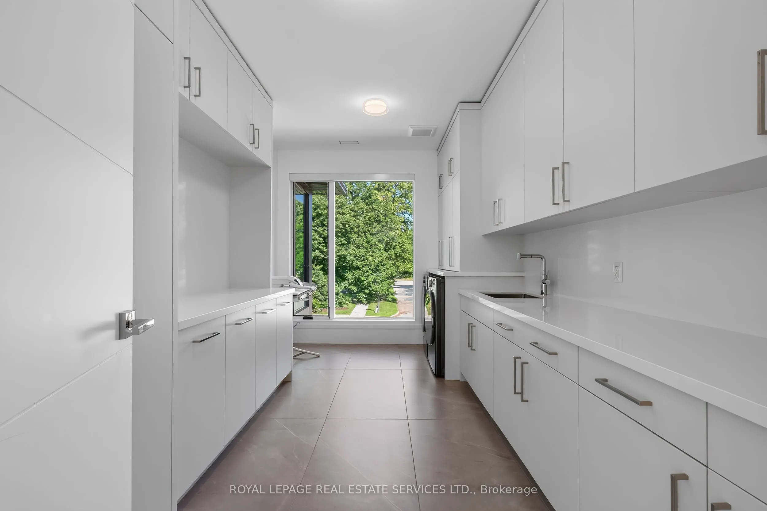 1472 Oakhill Drive