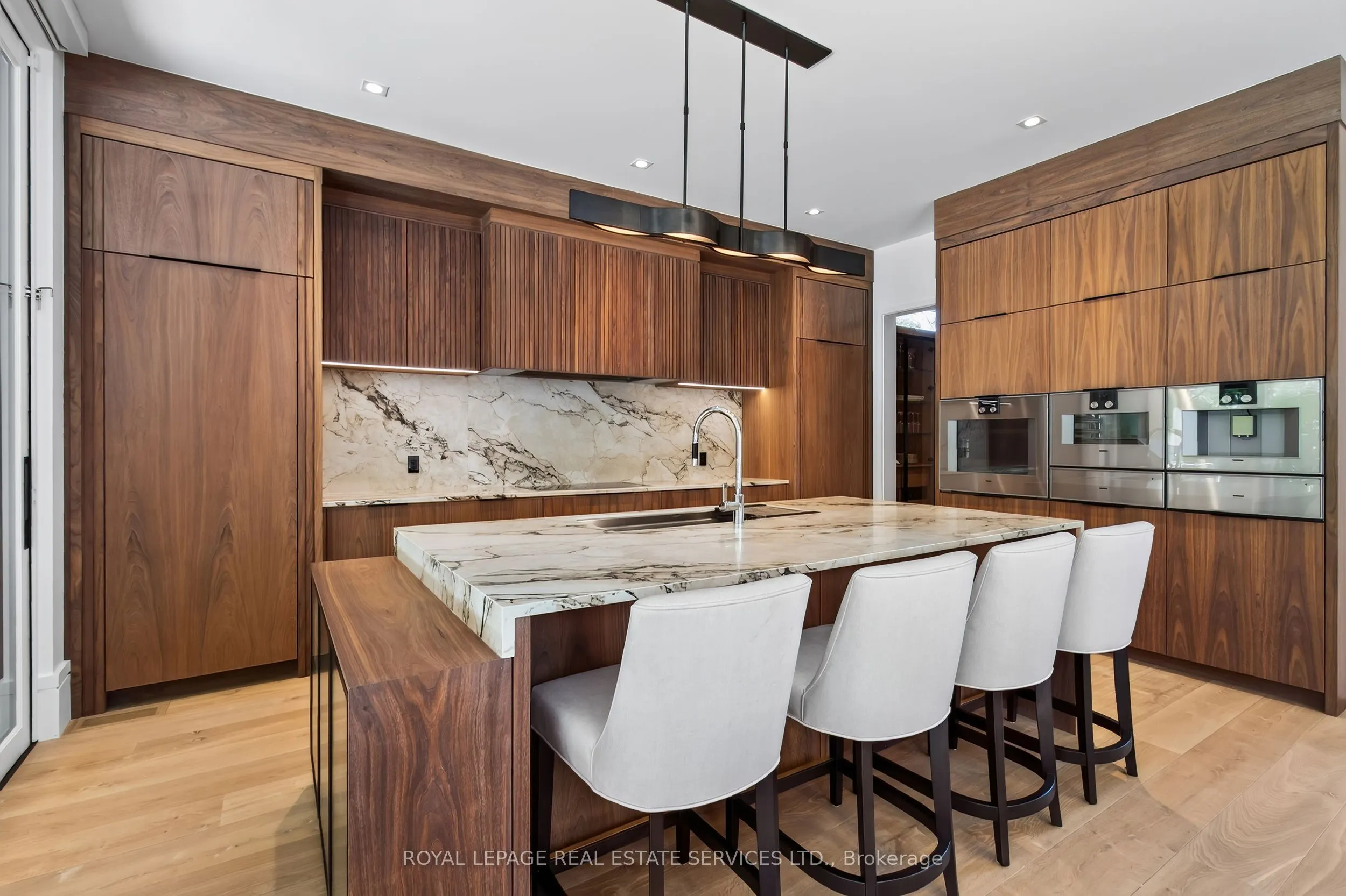 1472 Oakhill Drive
