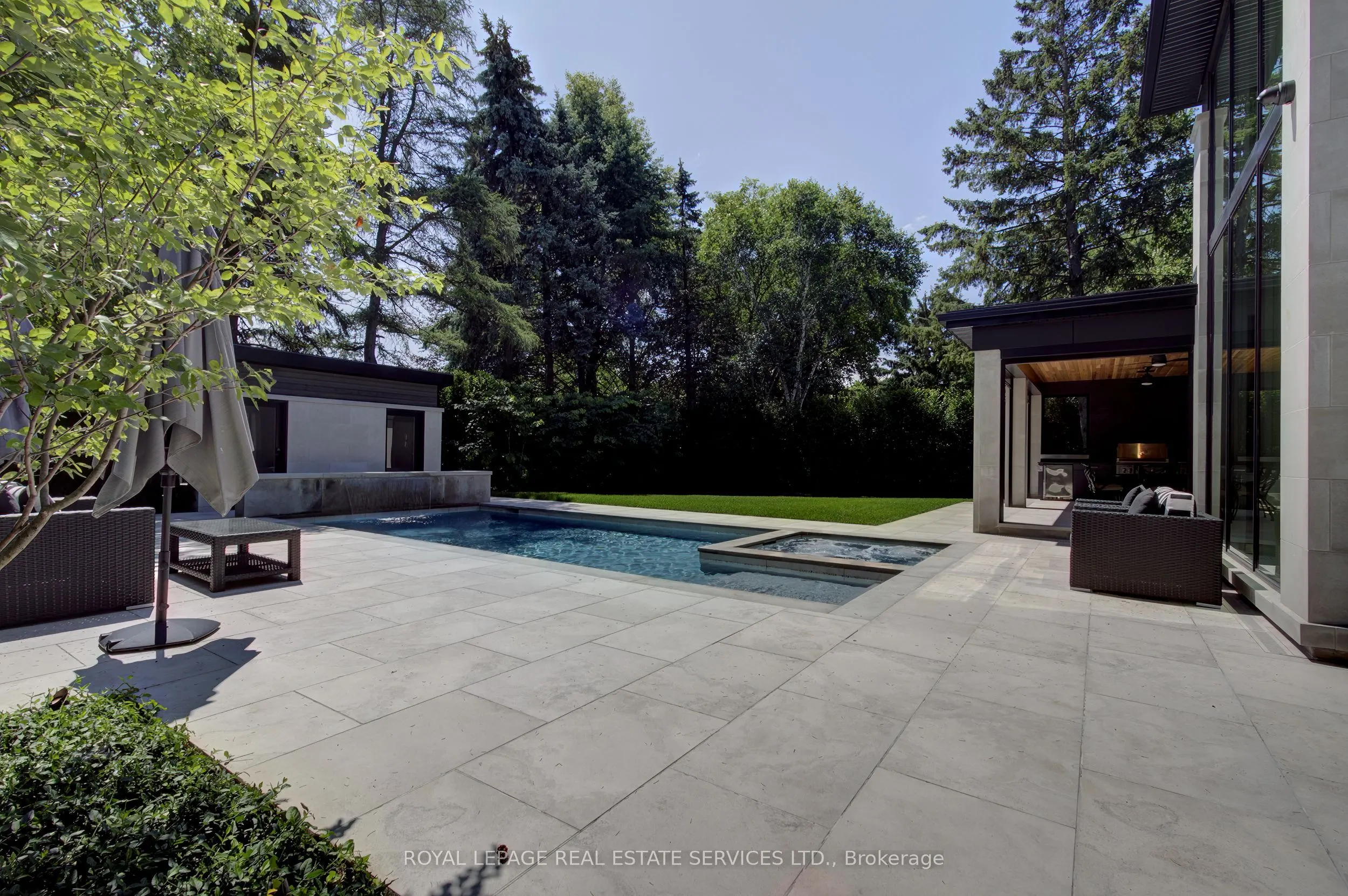 1472 Oakhill Drive