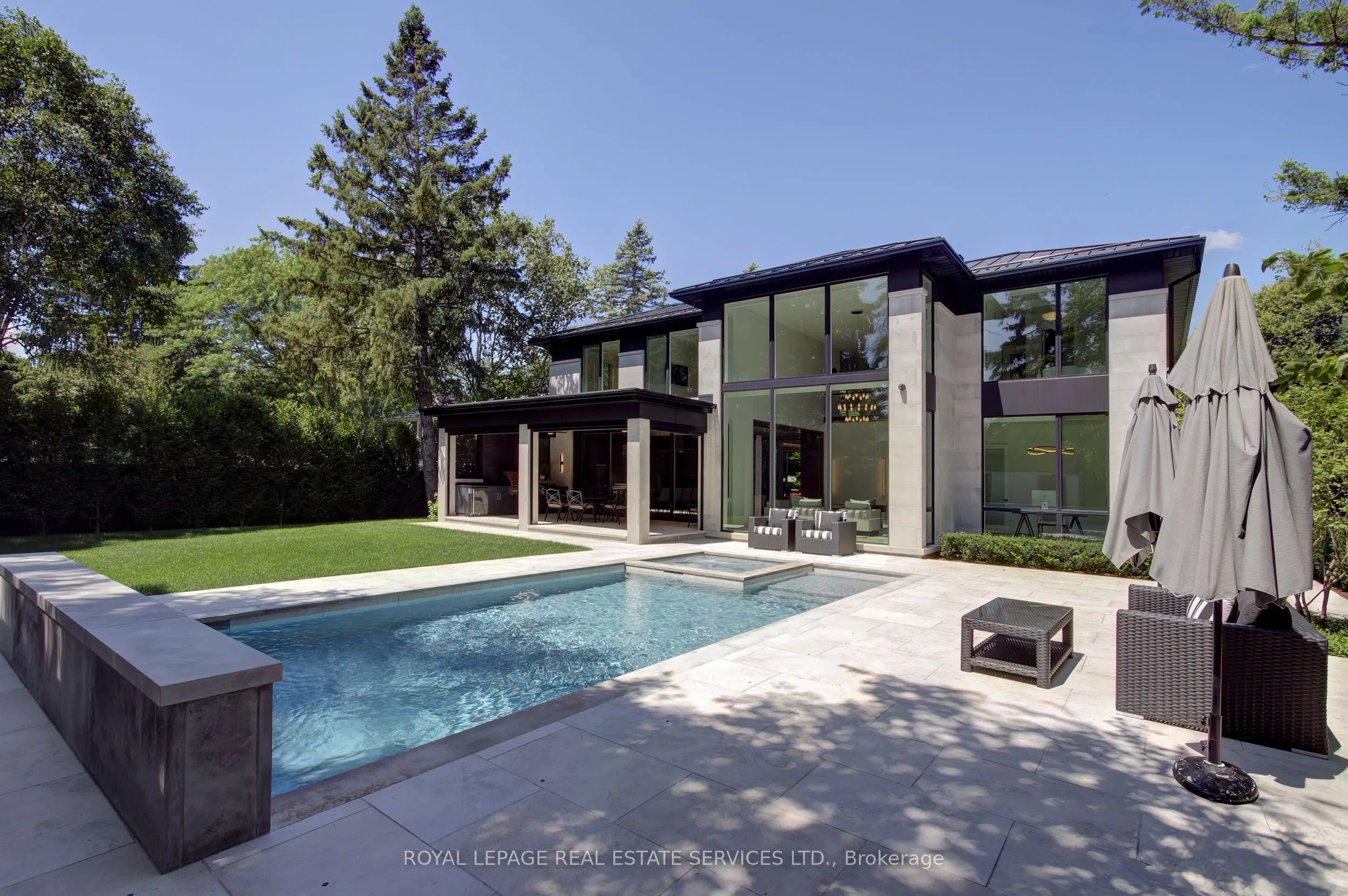 1472 Oakhill Drive