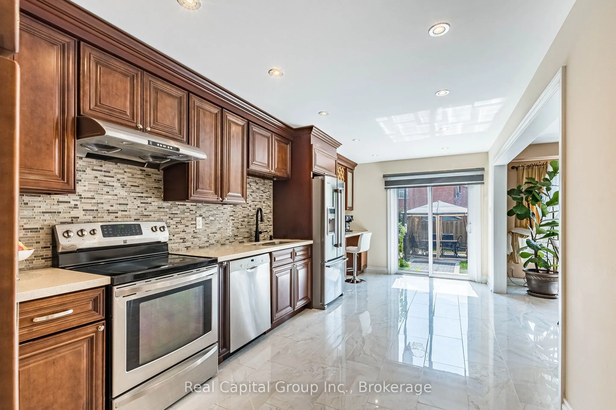 77 Arthurs Crescent