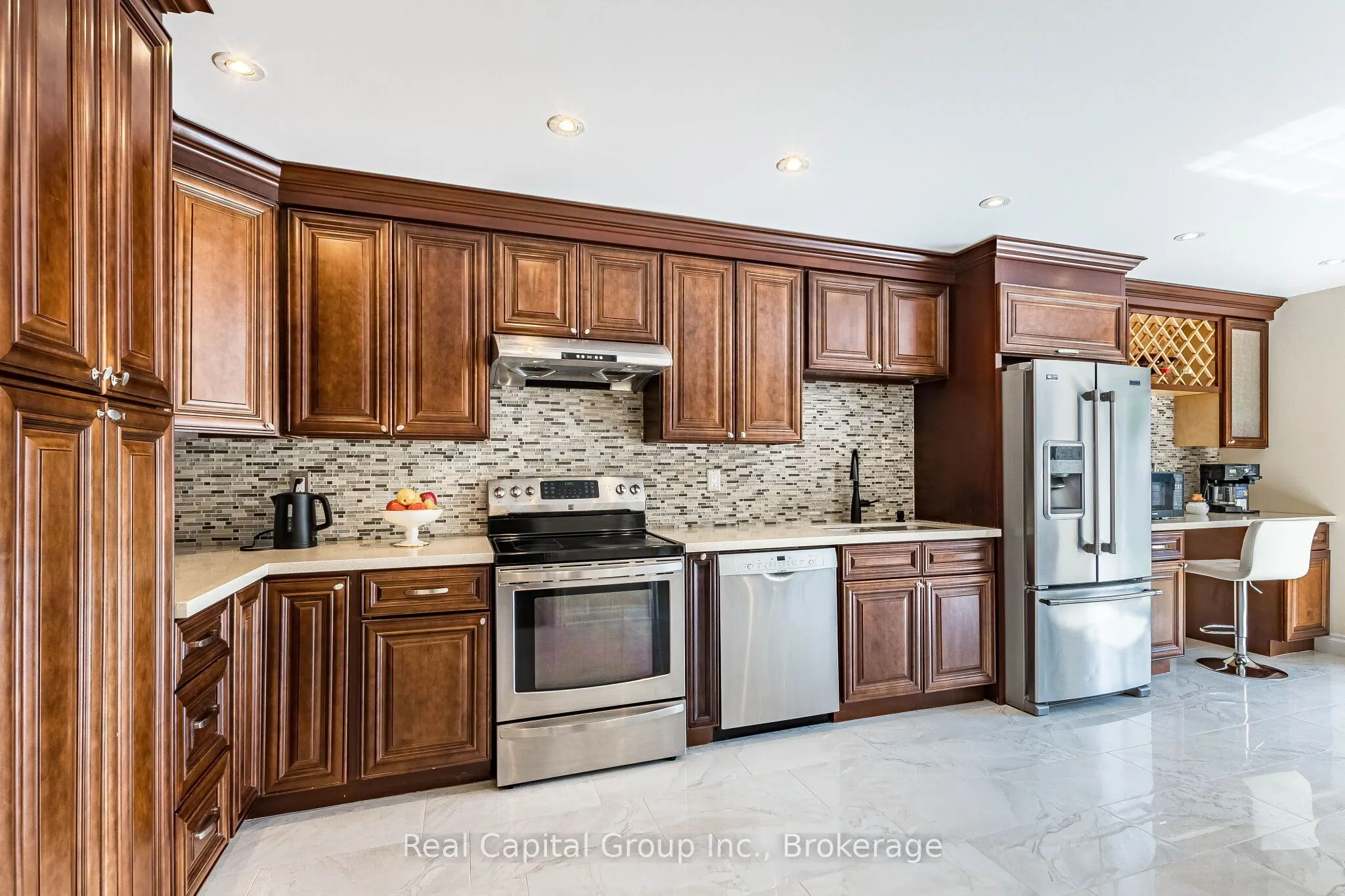 77 Arthurs Crescent
