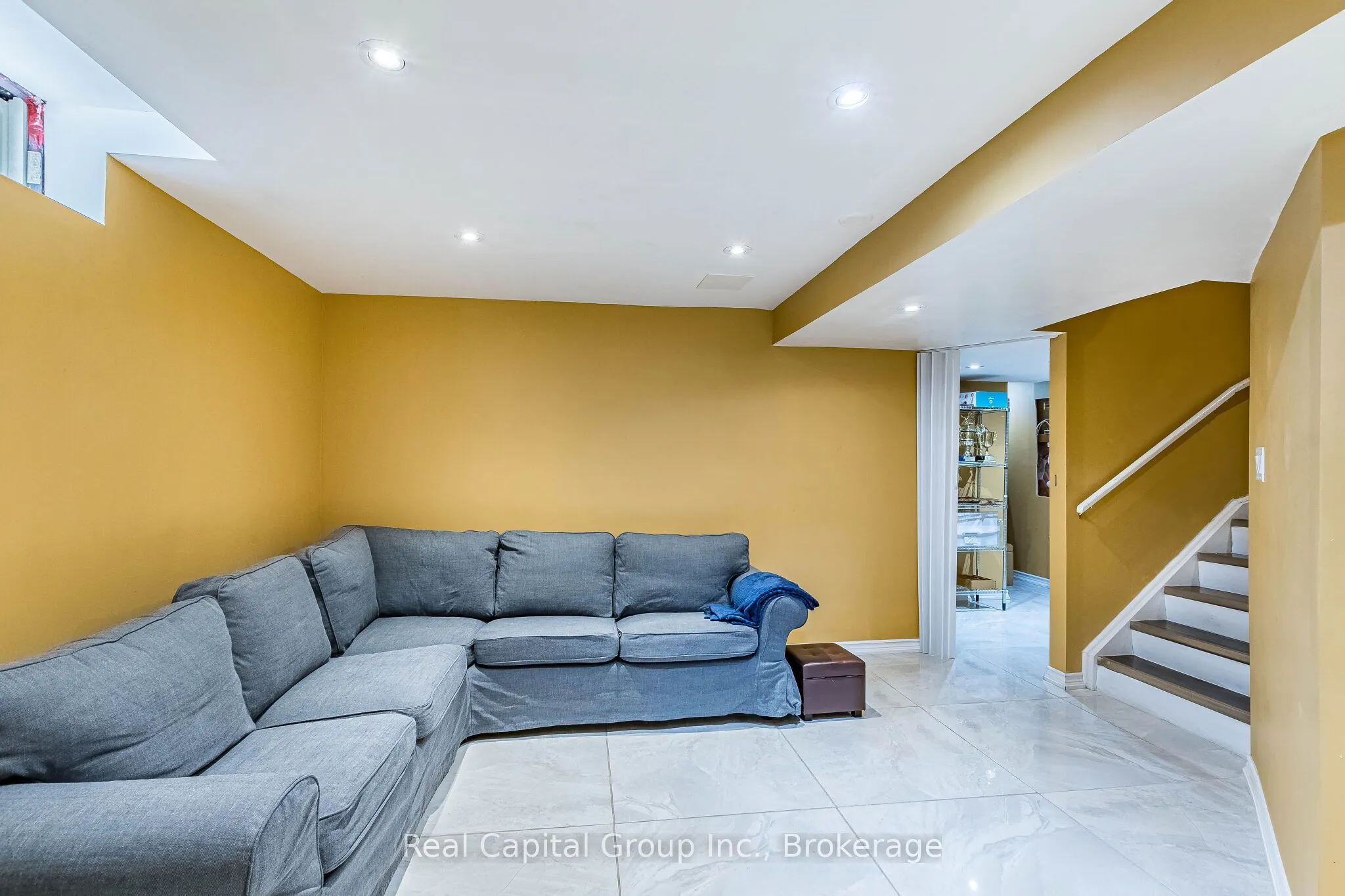 77 Arthurs Crescent
