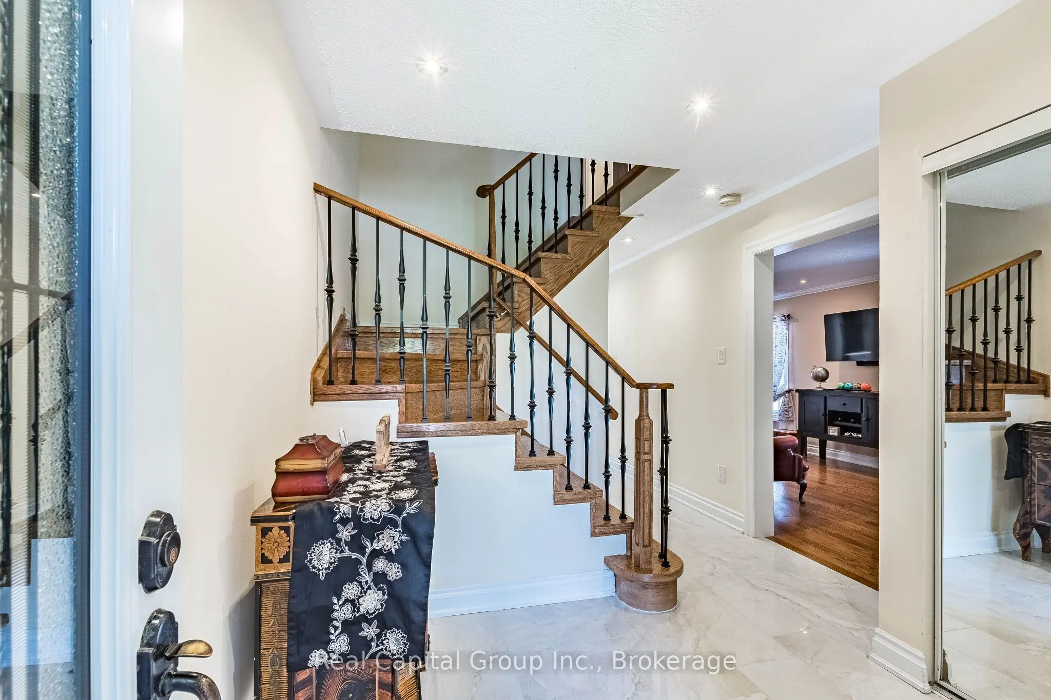 77 Arthurs Crescent