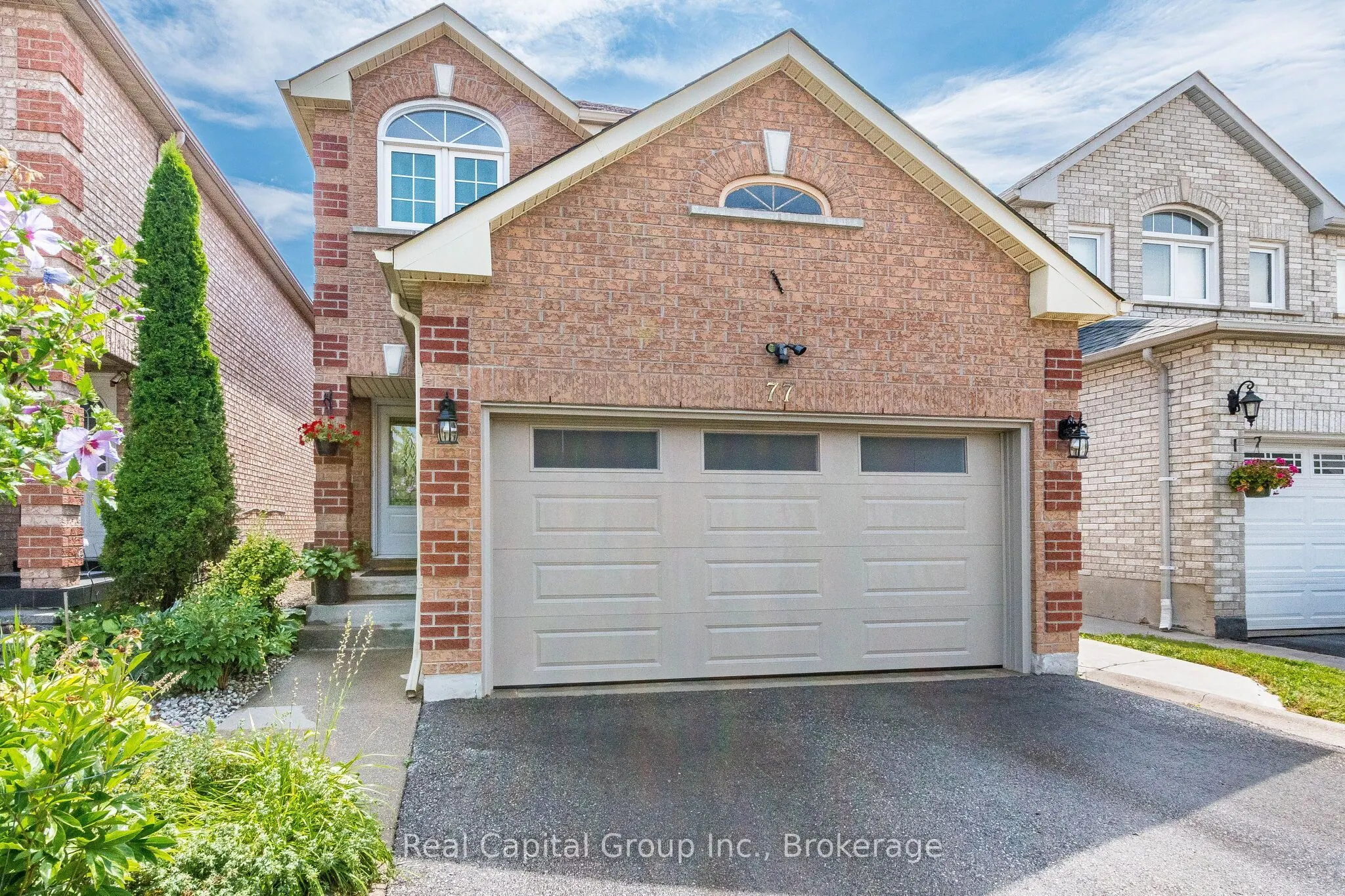 77 Arthurs Crescent