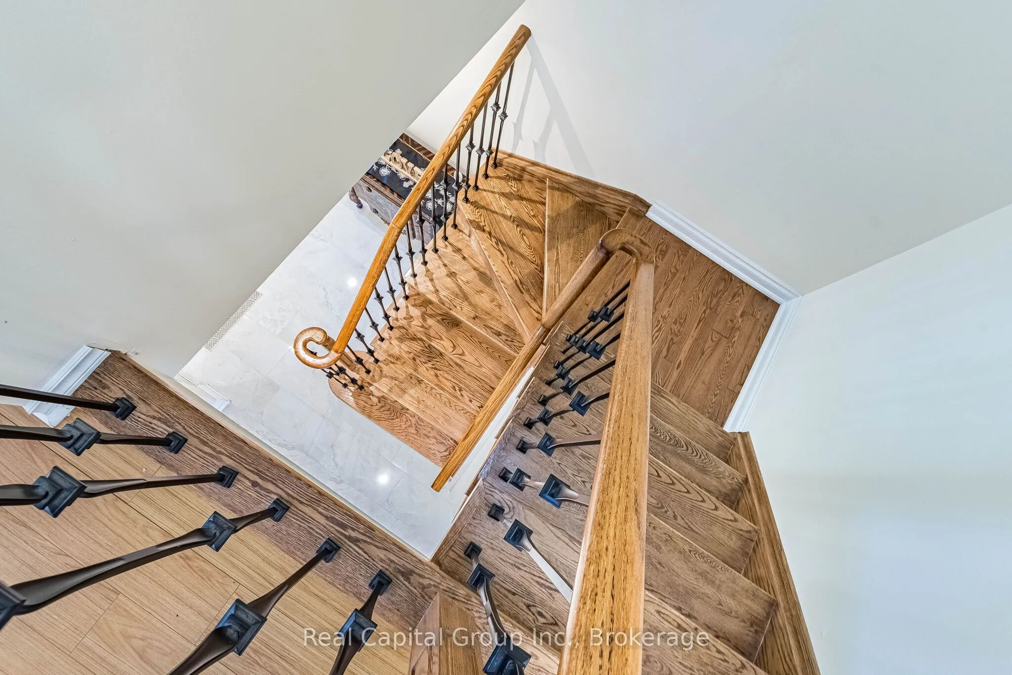 77 Arthurs Crescent