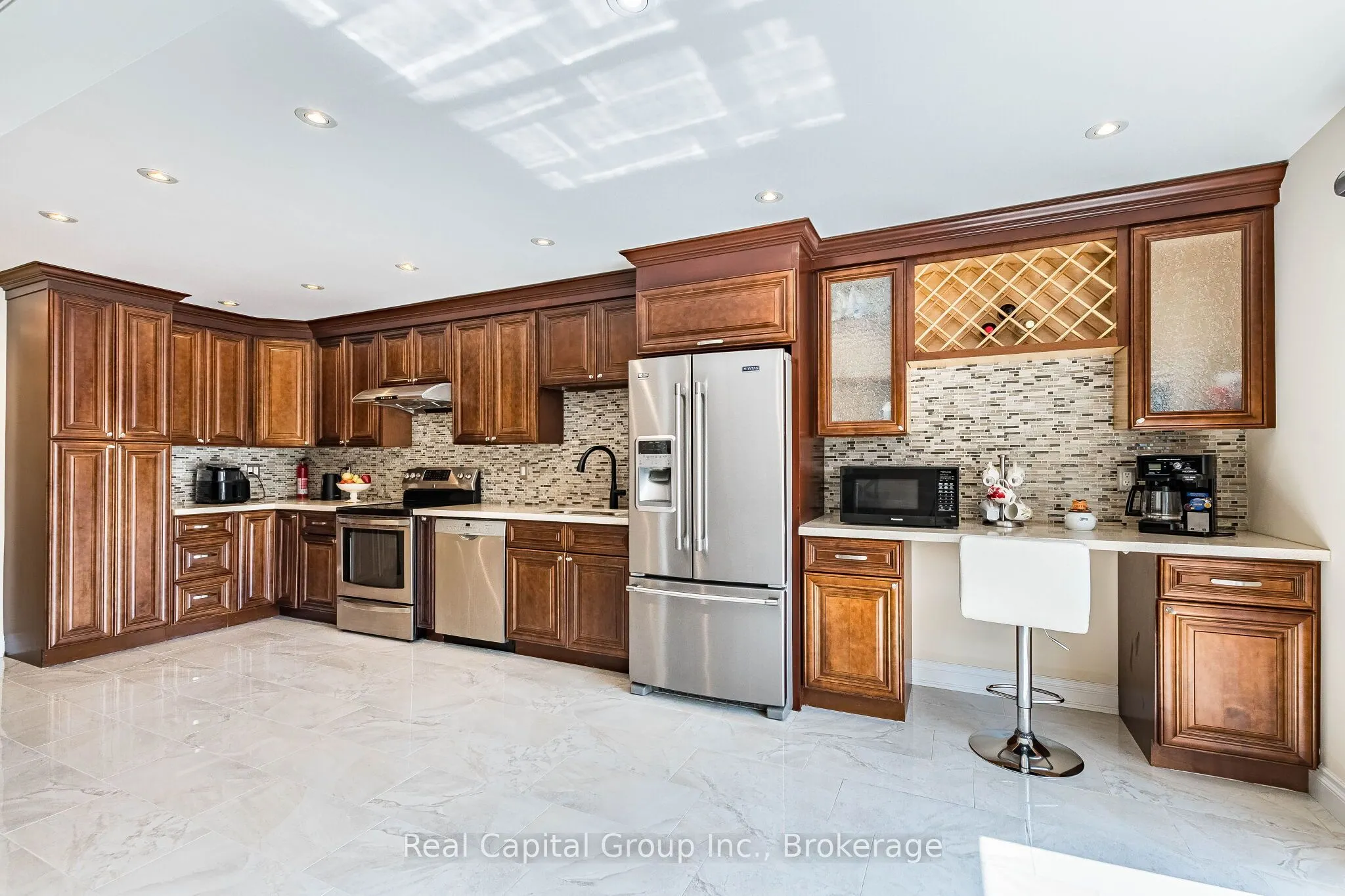 77 Arthurs Crescent