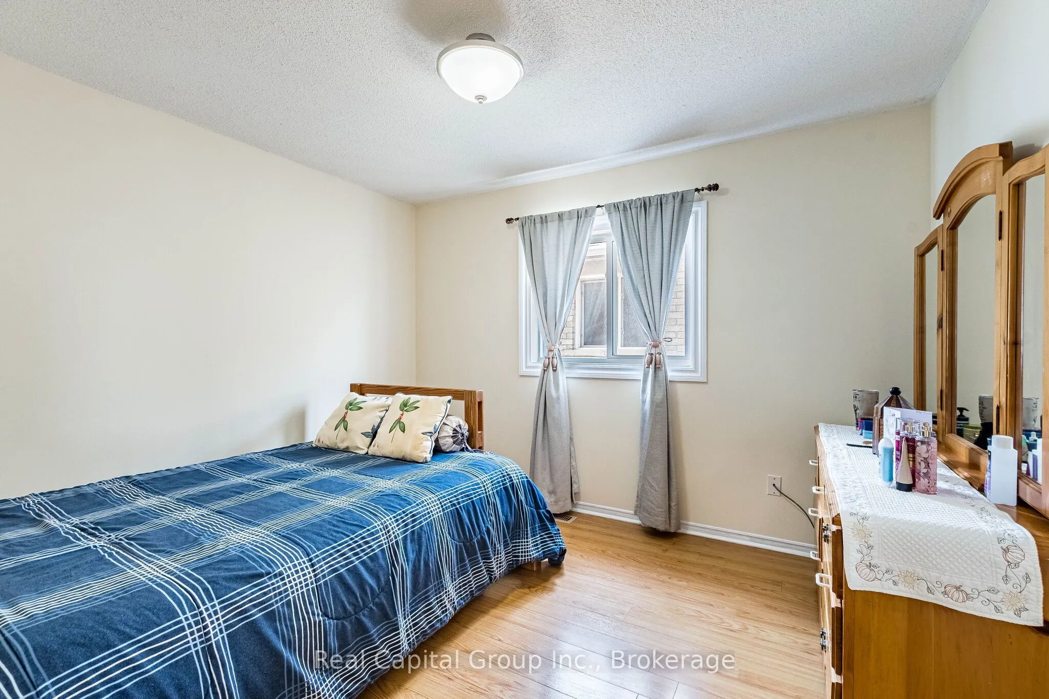 77 Arthurs Crescent