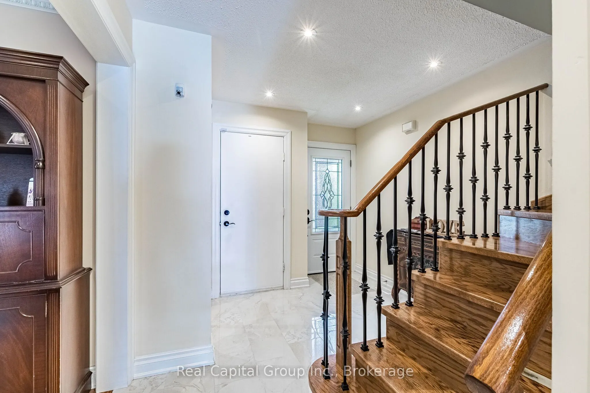 77 Arthurs Crescent