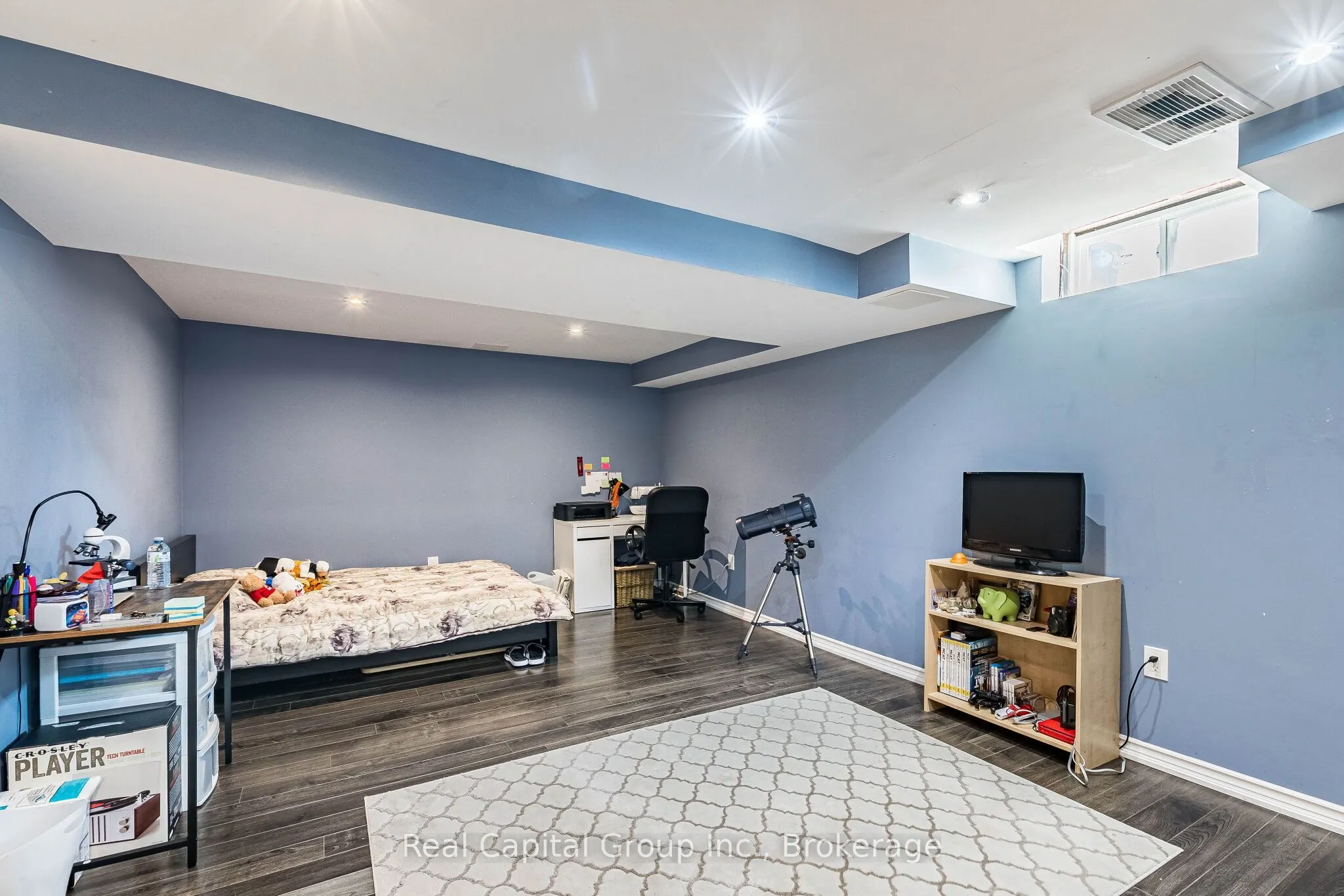 77 Arthurs Crescent