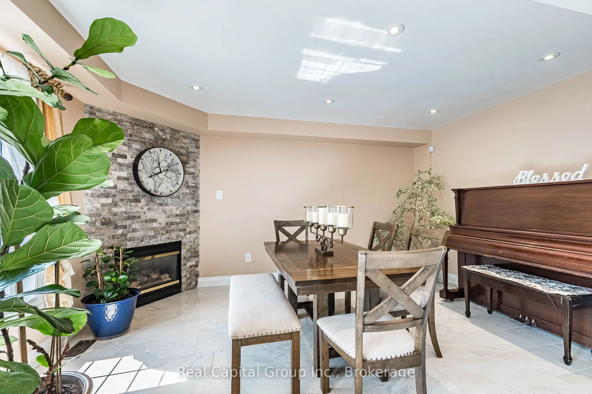 77 Arthurs Crescent