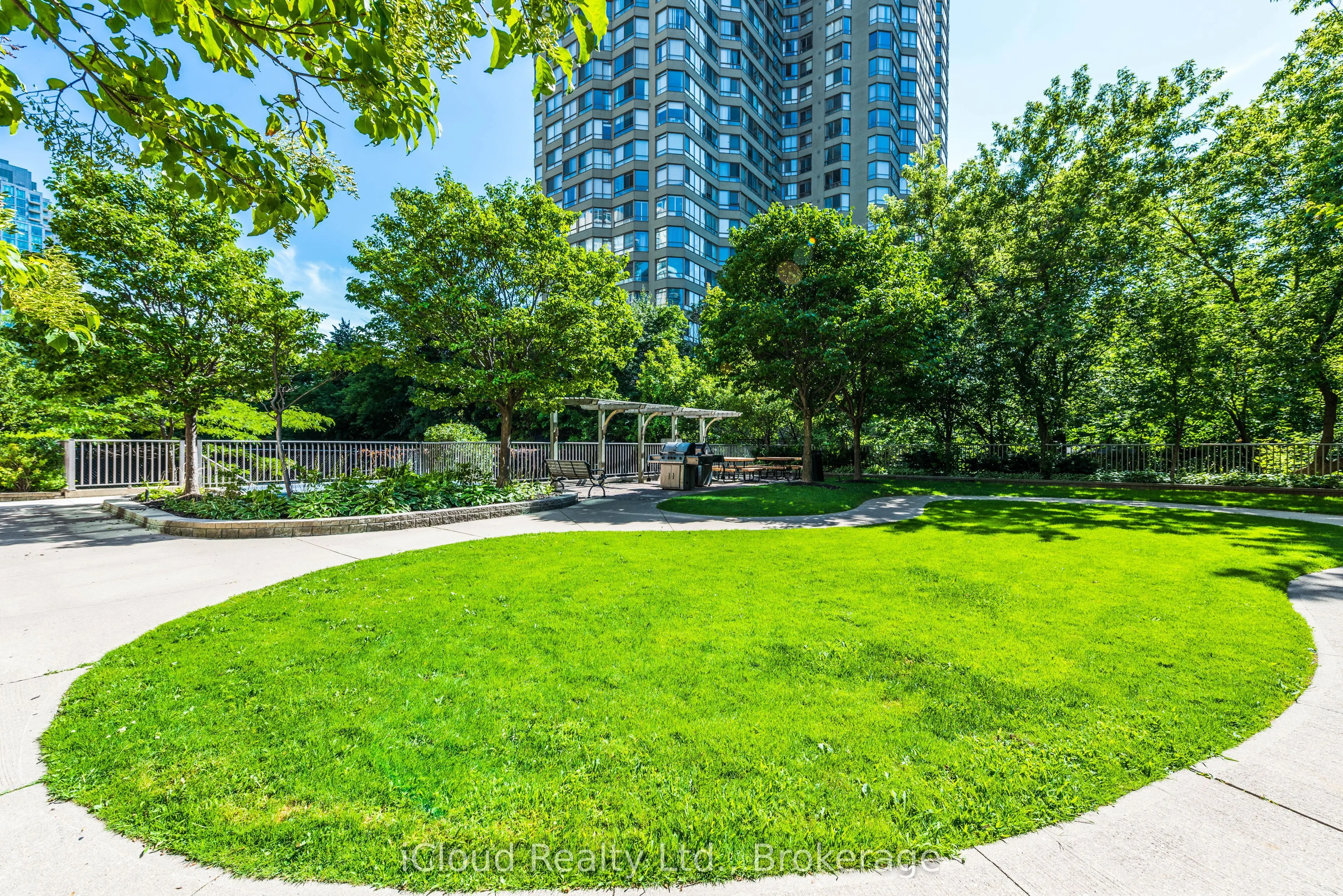 156 Enfield Place #1902