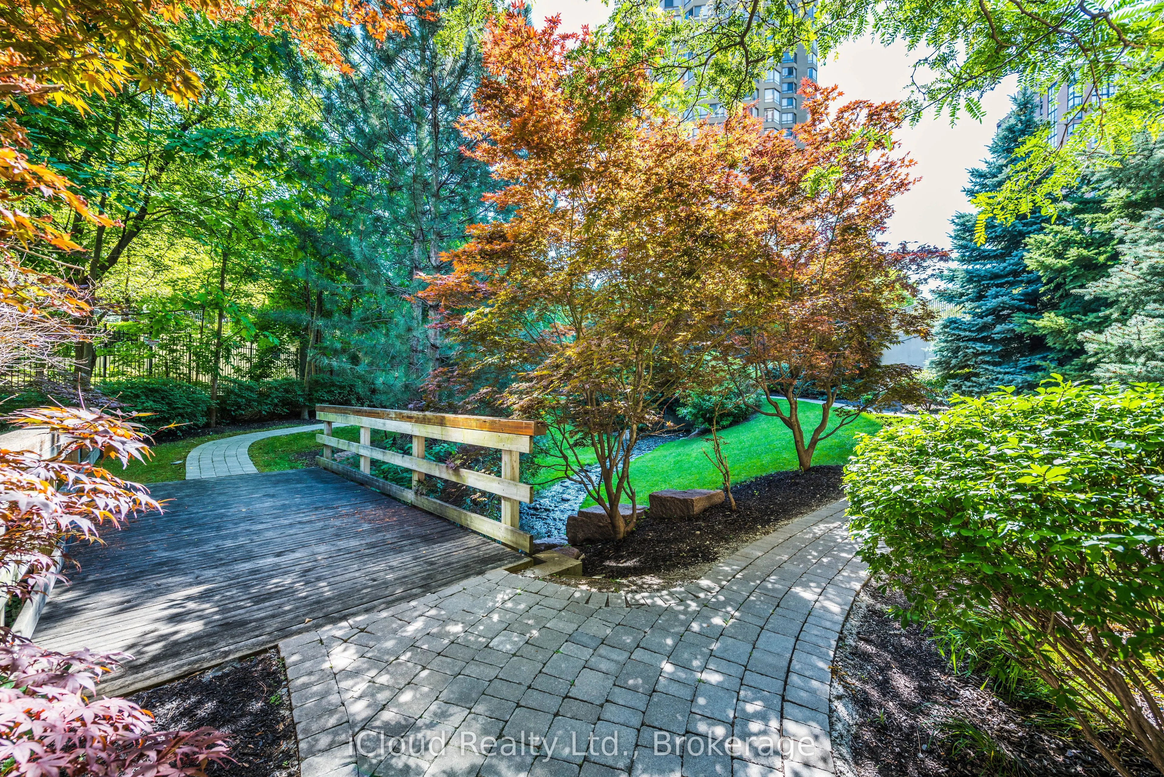 156 Enfield Place #1902