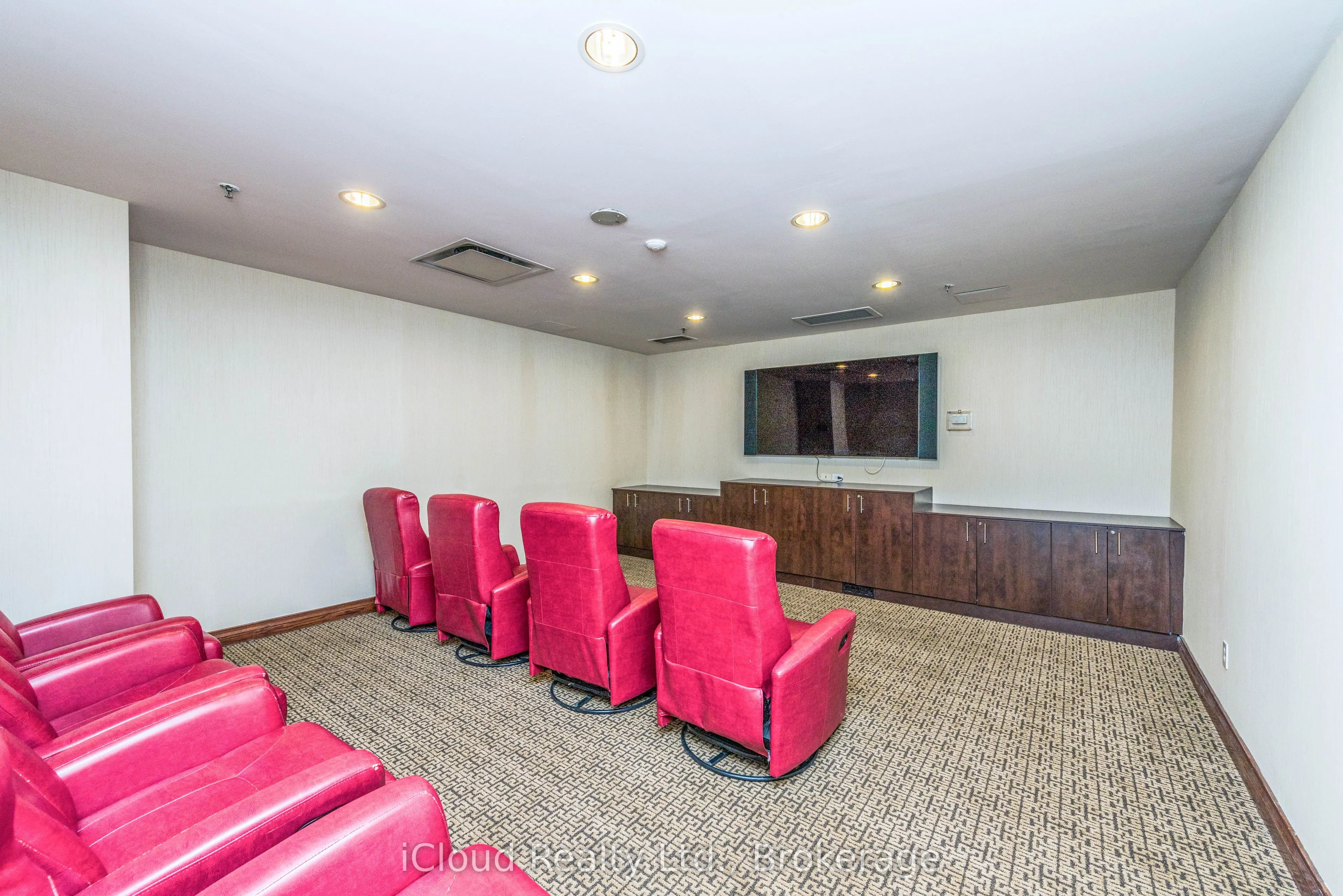 156 Enfield Place #1902