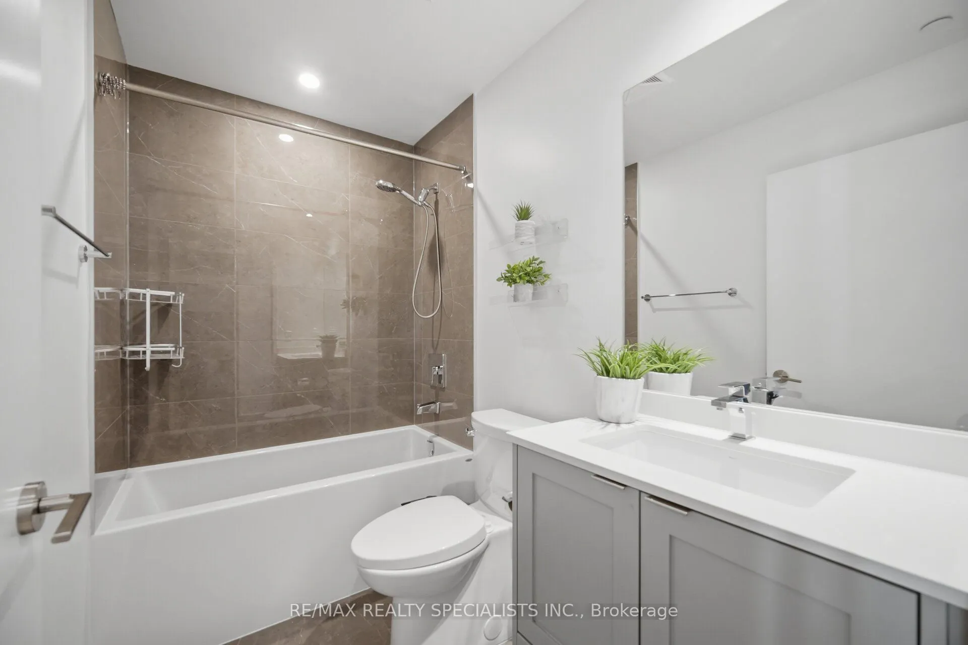 1926 Lake Shore Boulevard #2711