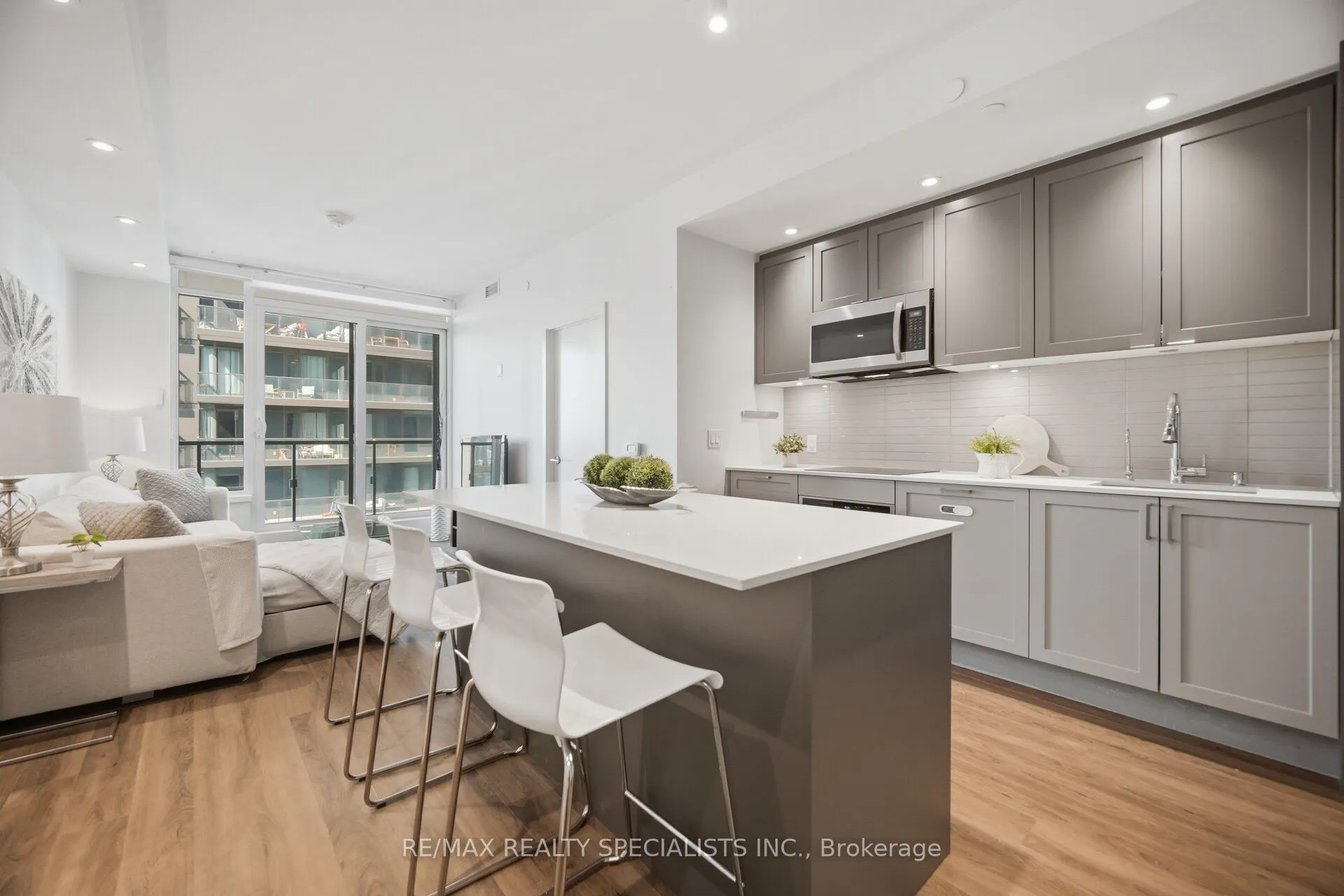 1926 Lake Shore Boulevard #2711