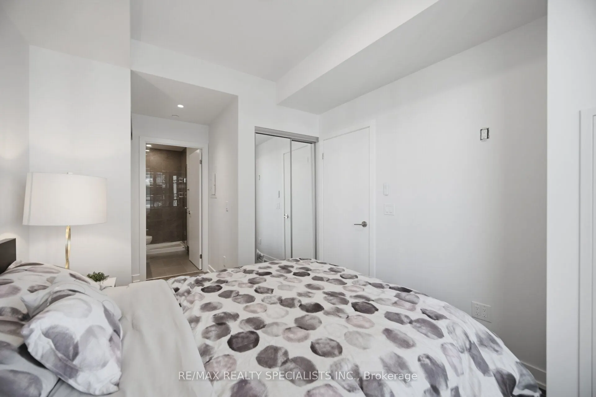 1926 Lake Shore Boulevard #2711