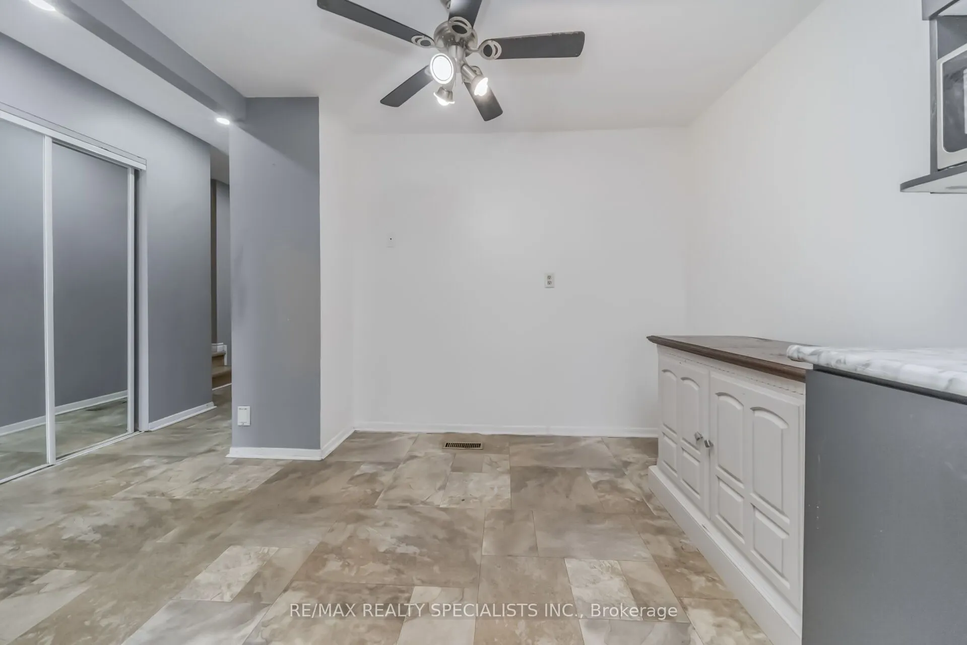 33 Greenwich Circle #33