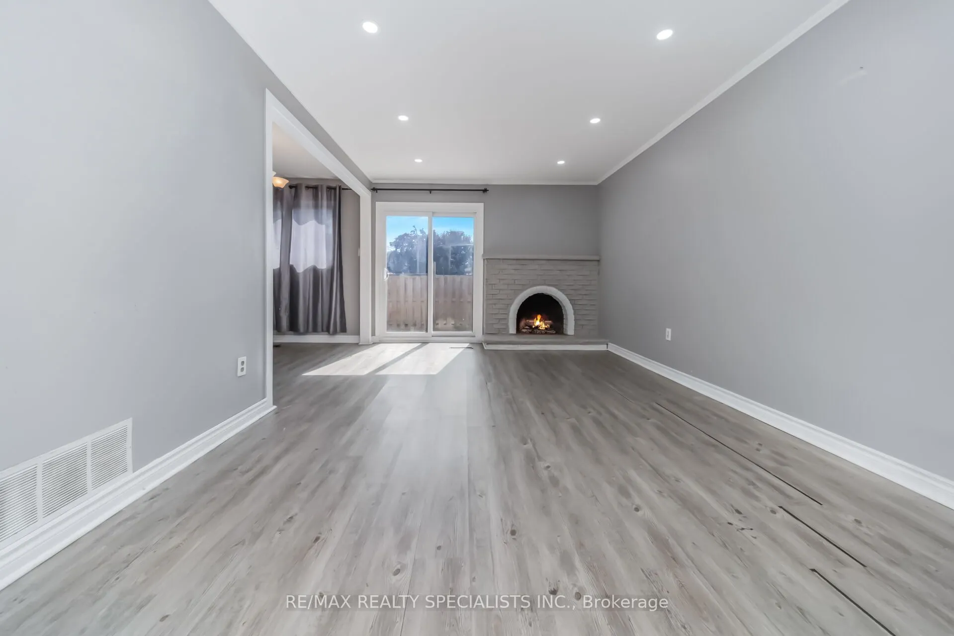 33 Greenwich Circle #33