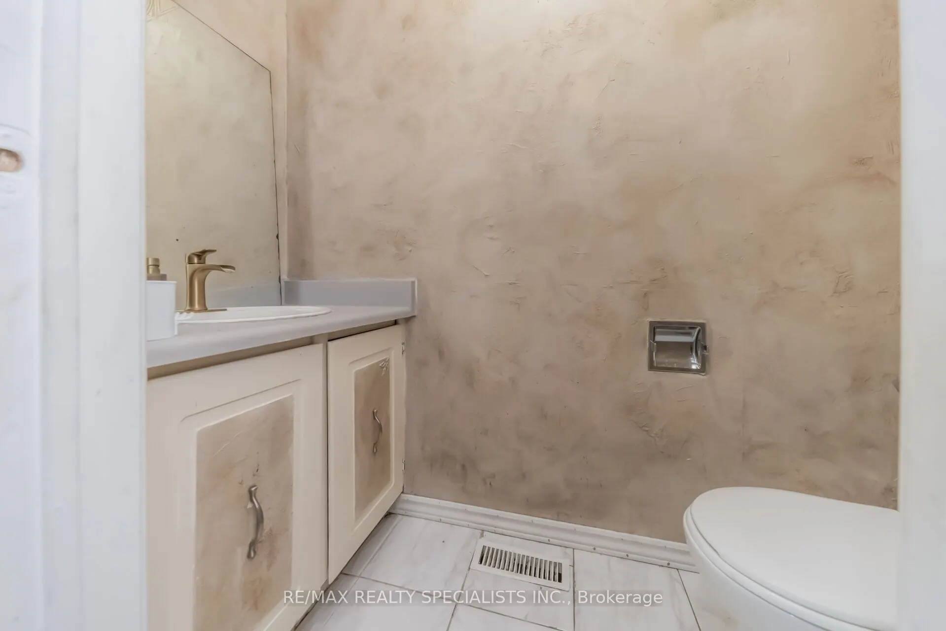33 Greenwich Circle #33
