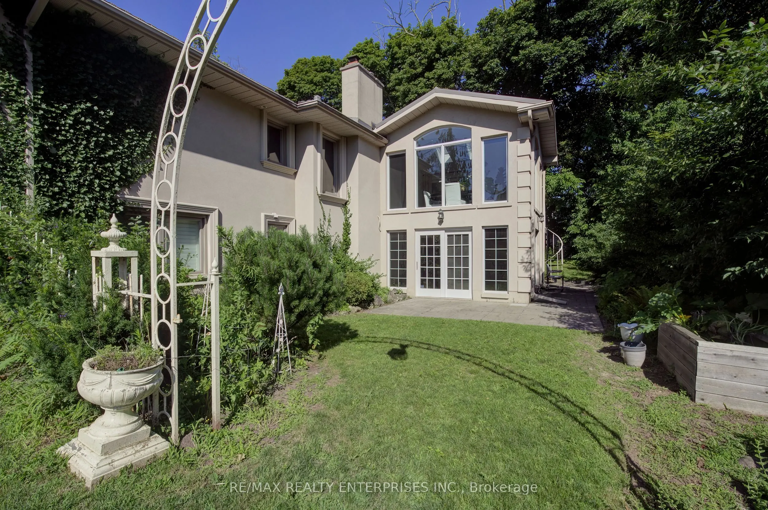 551 Cochise Crescent