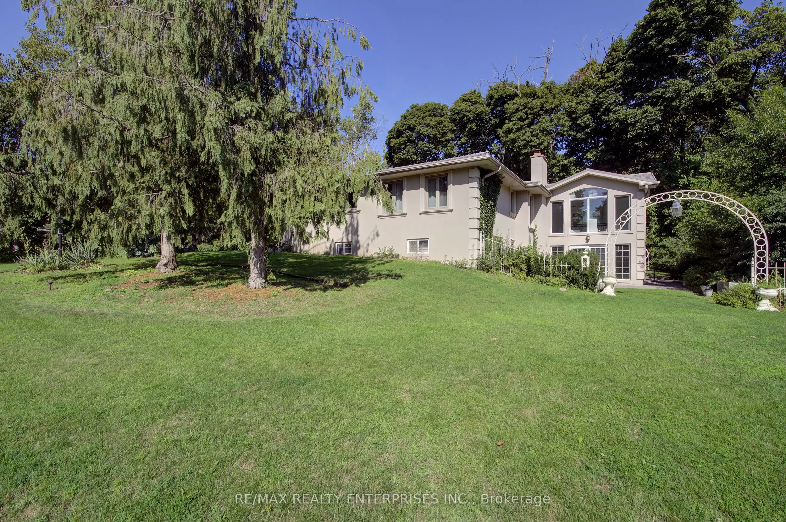 551 Cochise Crescent