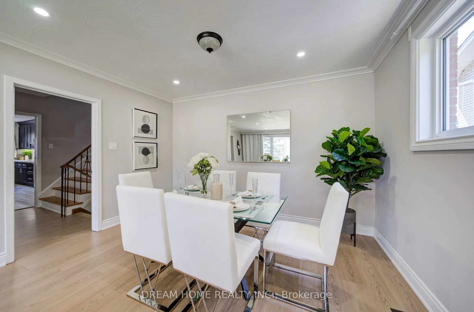 1323 Shamir Crescent