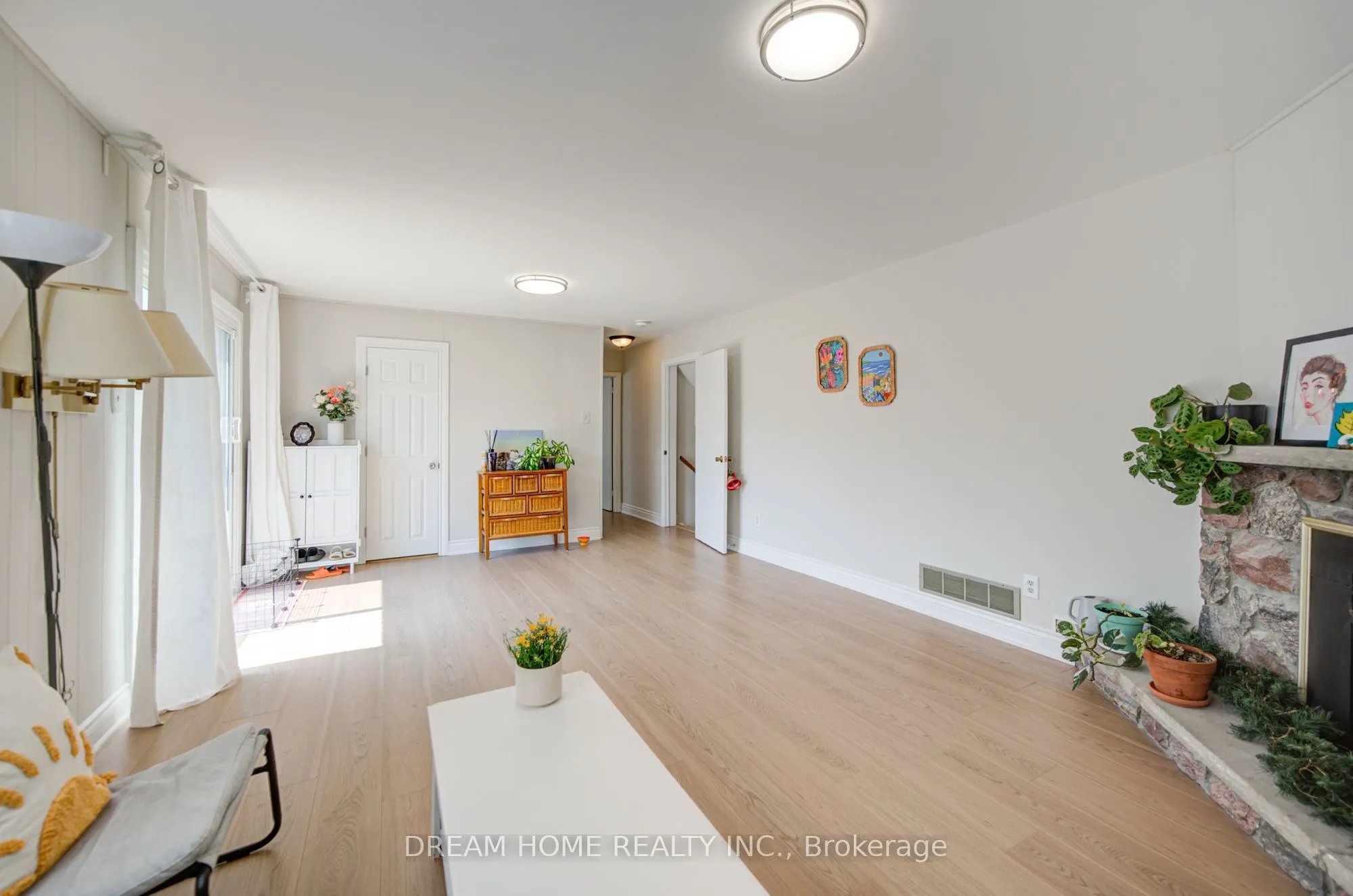 1323 Shamir Crescent