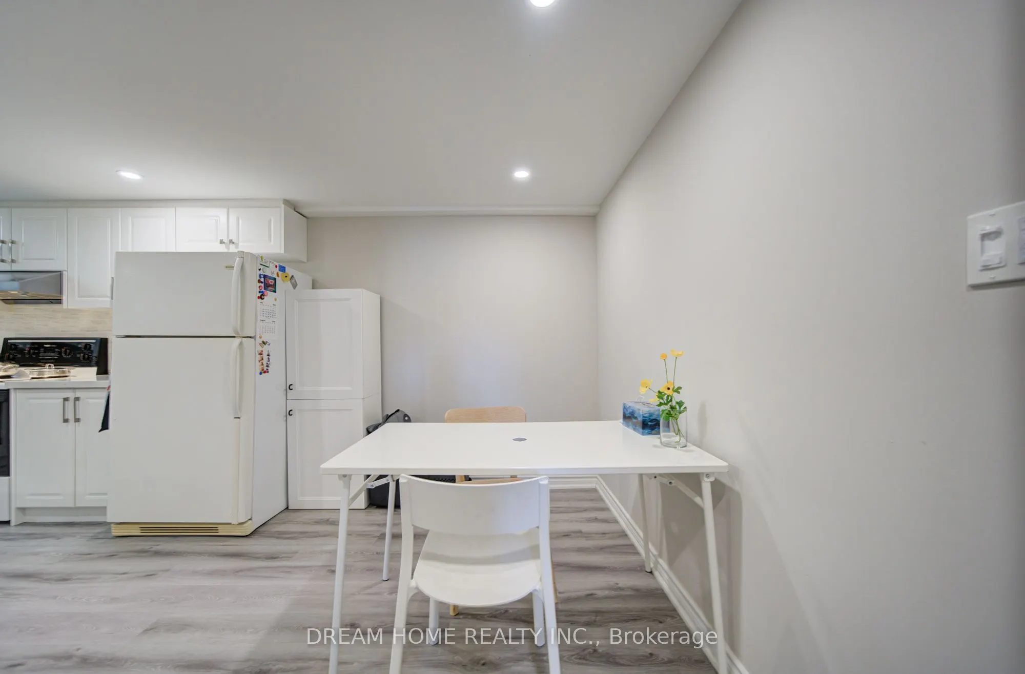 1323 Shamir Crescent
