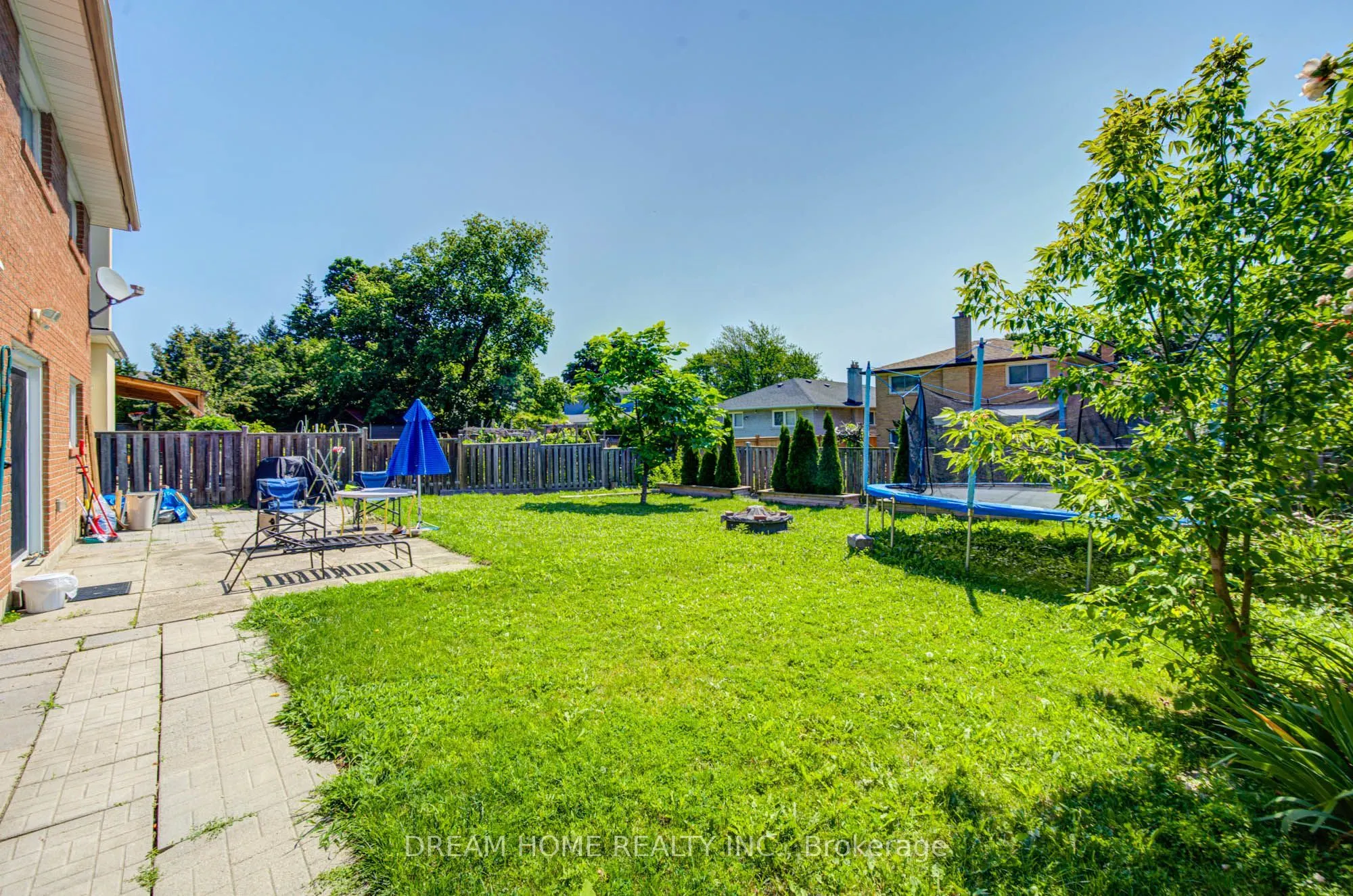 1323 Shamir Crescent