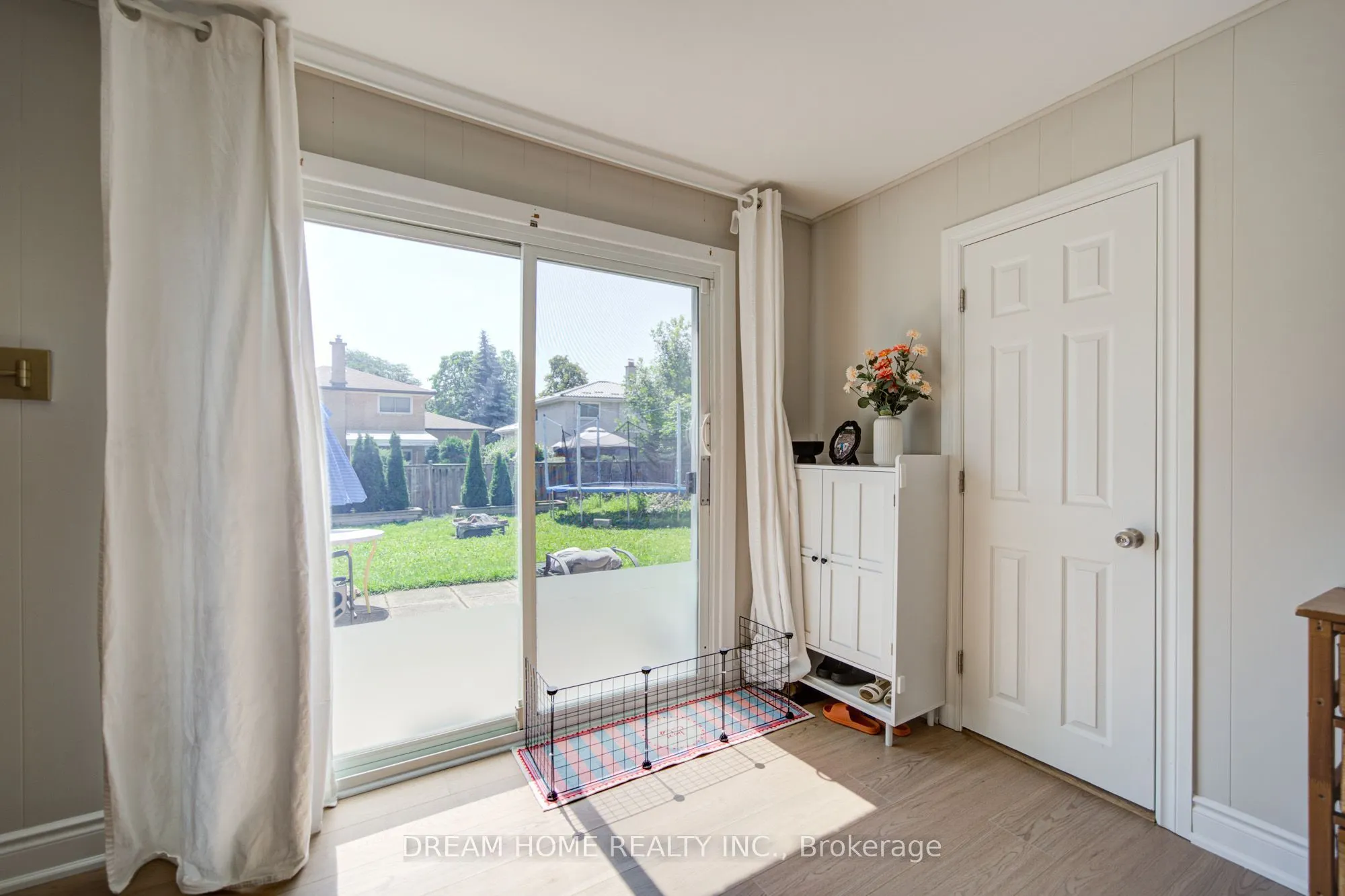 1323 Shamir Crescent