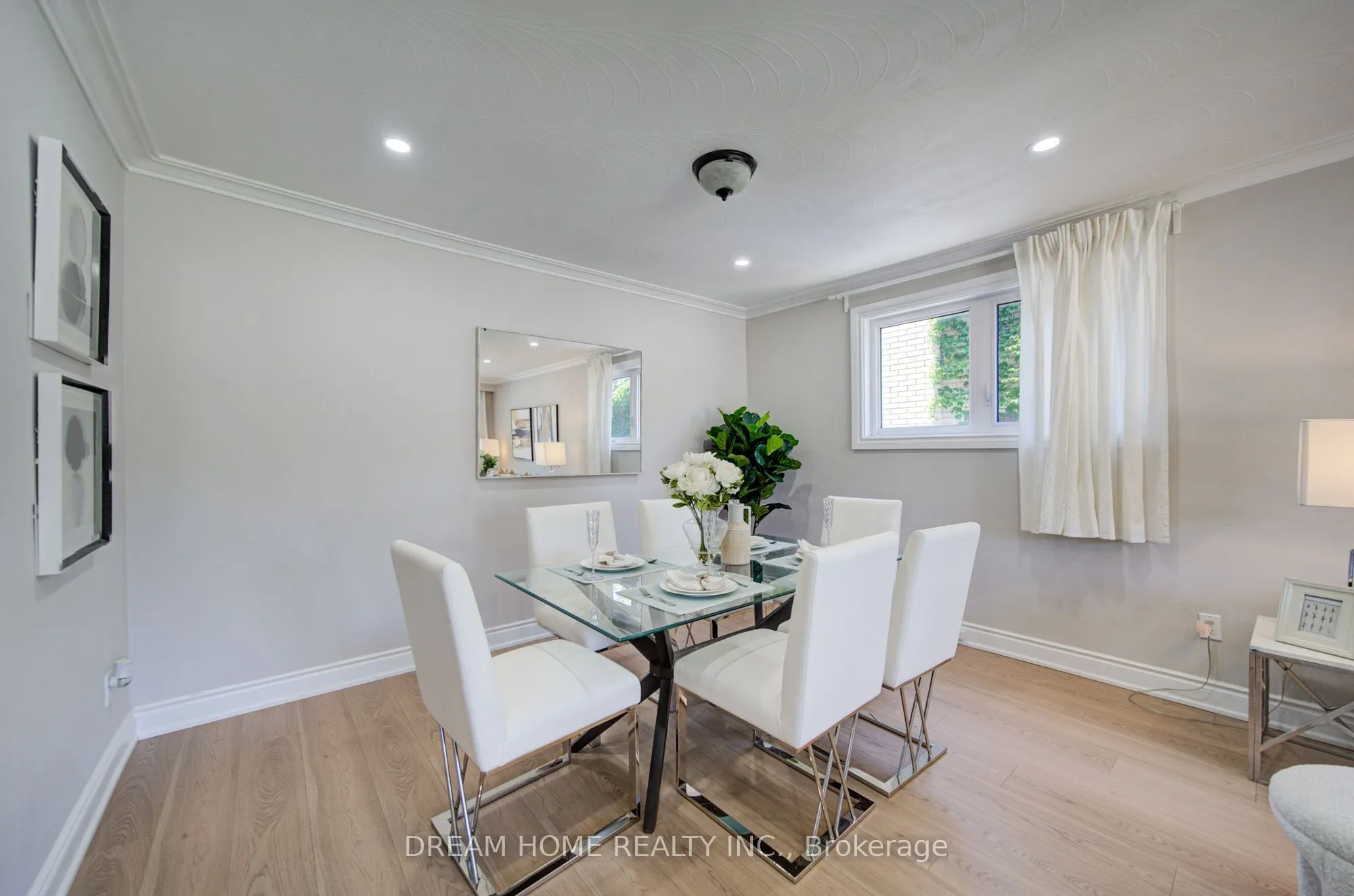 1323 Shamir Crescent