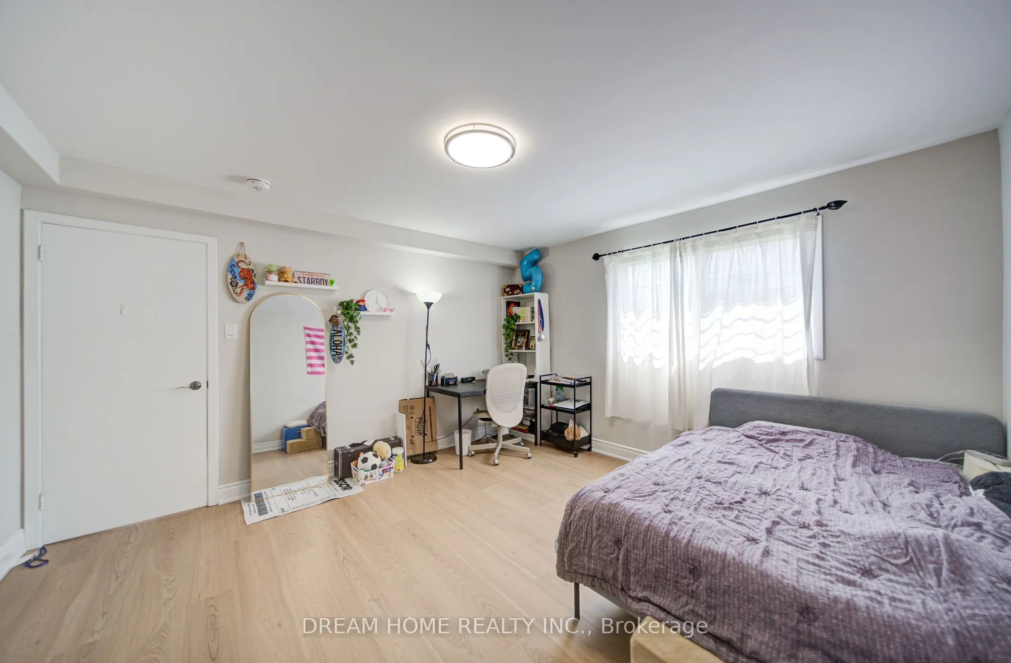 1323 Shamir Crescent
