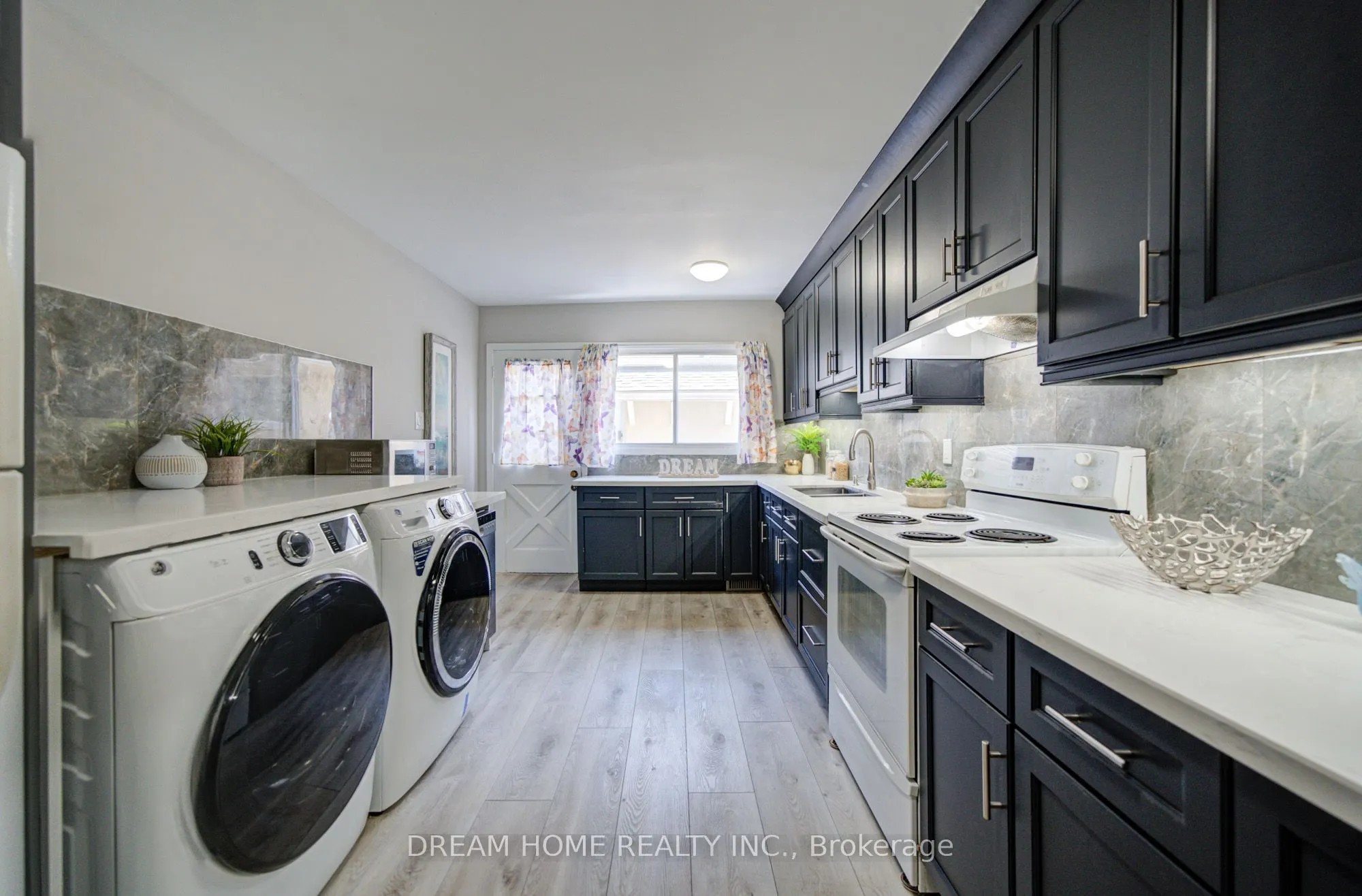 1323 Shamir Crescent