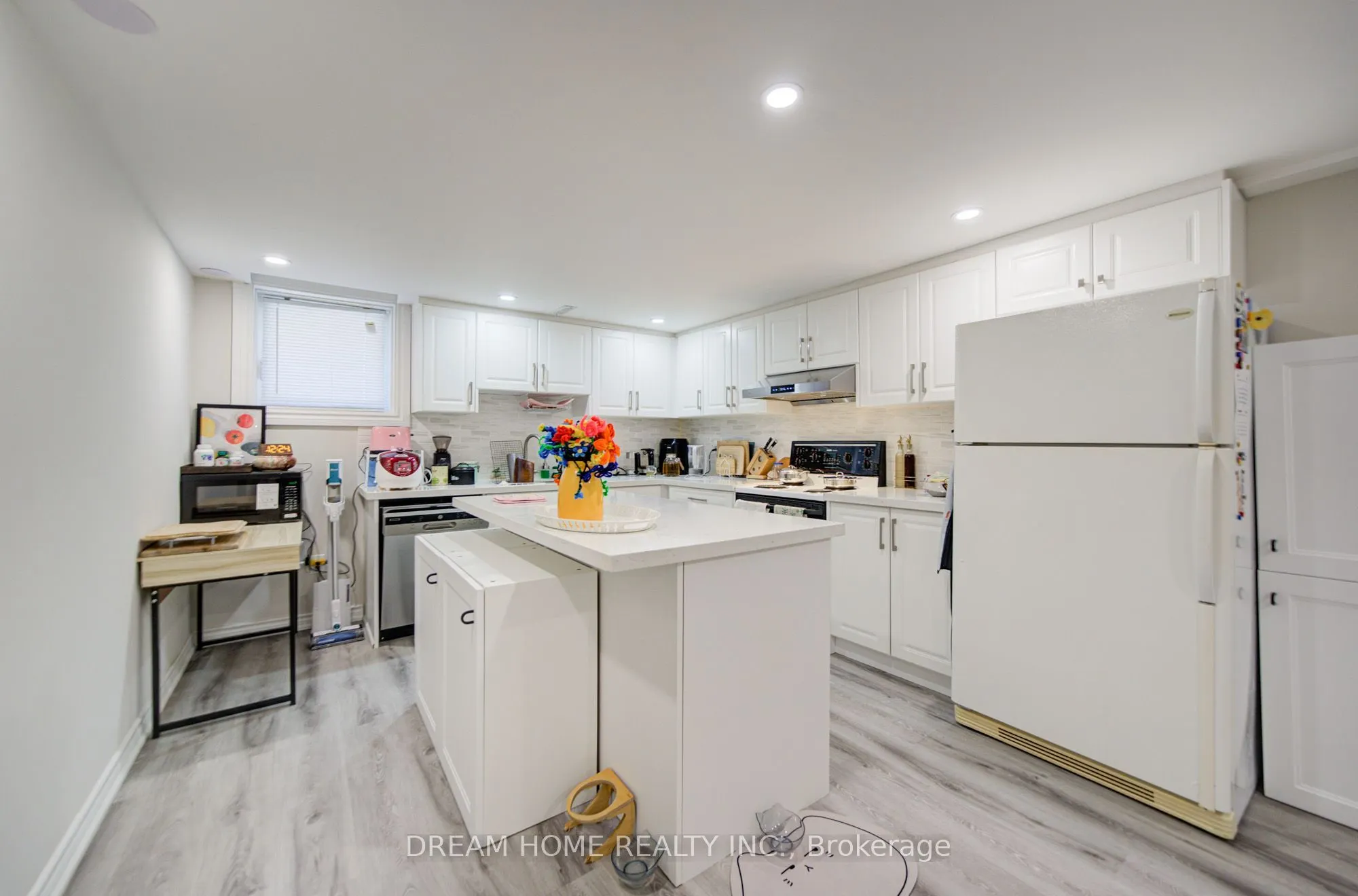 1323 Shamir Crescent